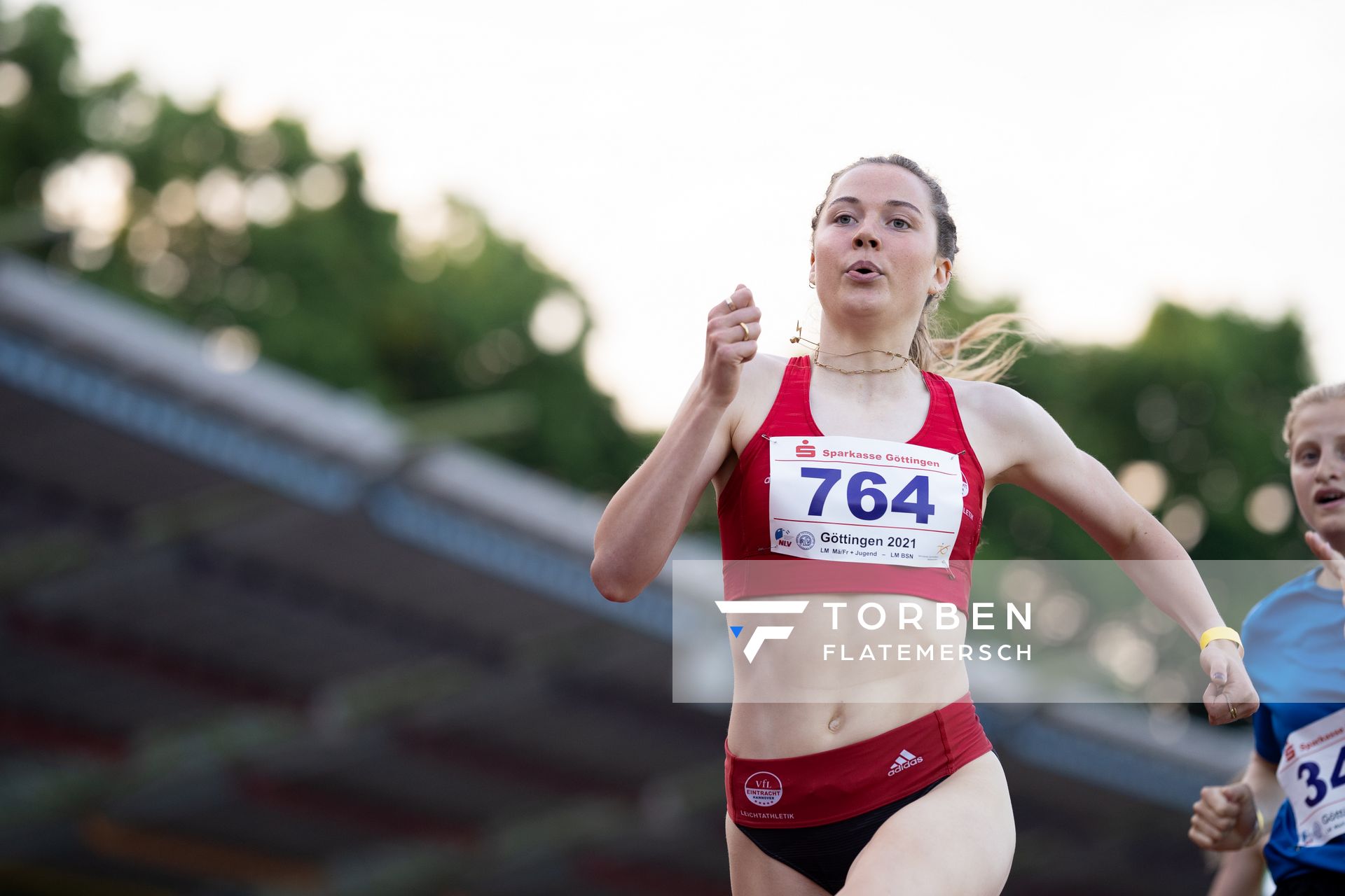 Smilla Kolbe (VfL Eintracht Hannover) ueber 800m am 18.06.2021 waehrend den NLV + BLV Landesmeisterschaften im Jahnstadion in Göttingen