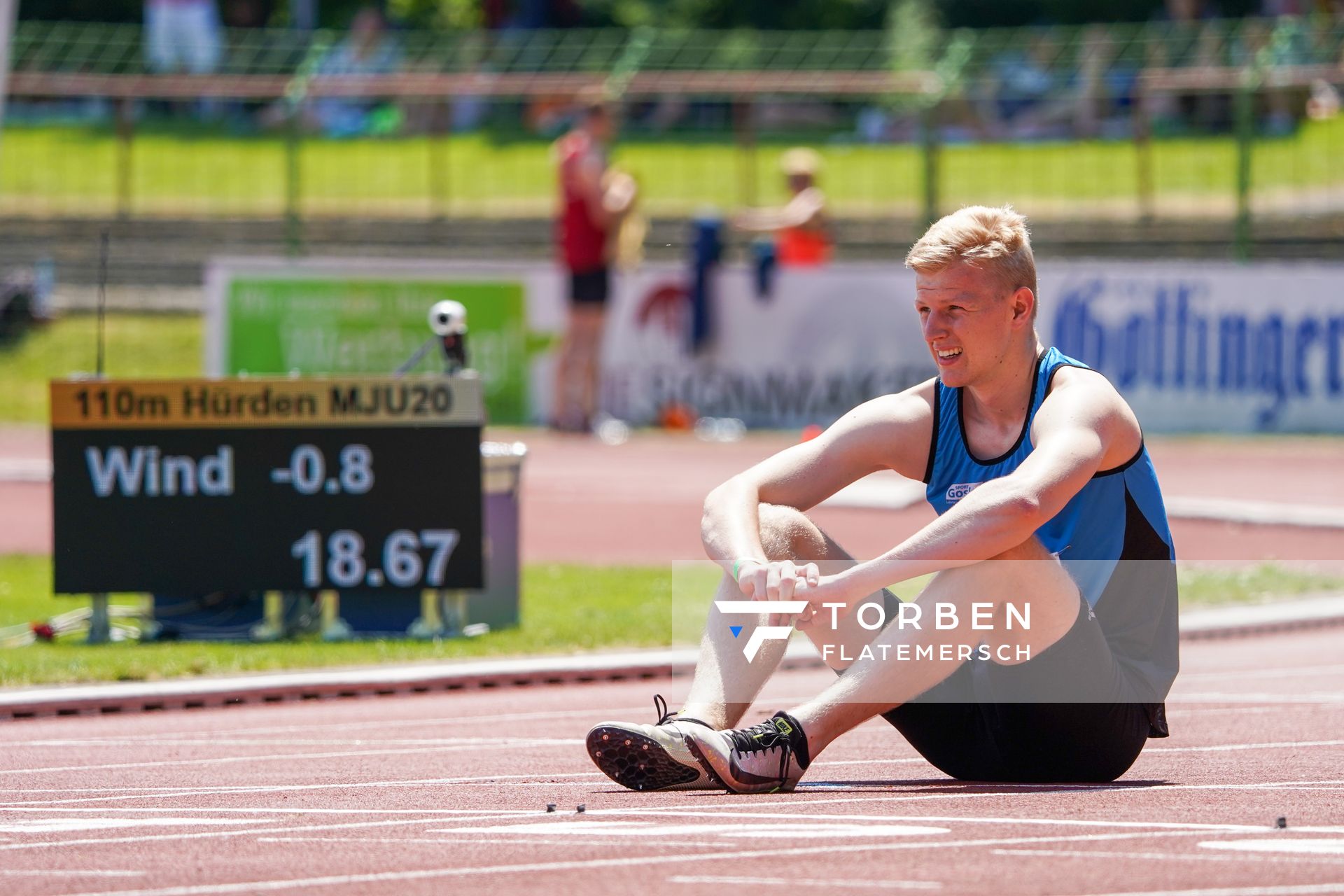 Moll Henrik (LG Unterlüß/Faßberg/Oldendorf) bleibt an der letzten Hürde haengen
am 19.06.2021 waehrend den NLV + BLV Landesmeisterschaften im Jahnstadion in Göttingen