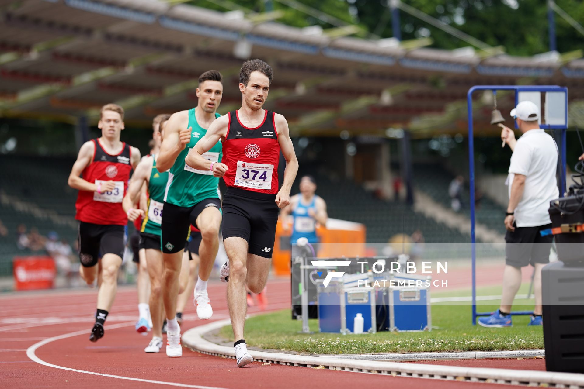 Marvin Dierker (LG Osnabrueck) vor Fabian Riegelsberger (SV Werder Bremen) am 20.06.2021 waehrend den NLV + BLV Landesmeisterschaften im Jahnstadion in Göttingen