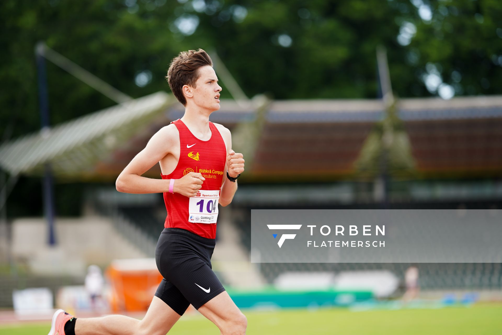 Tim Kalies (Braunschweiger Laufclub) ueber 1500m am 20.06.2021 waehrend den NLV + BLV Landesmeisterschaften im Jahnstadion in Göttingen