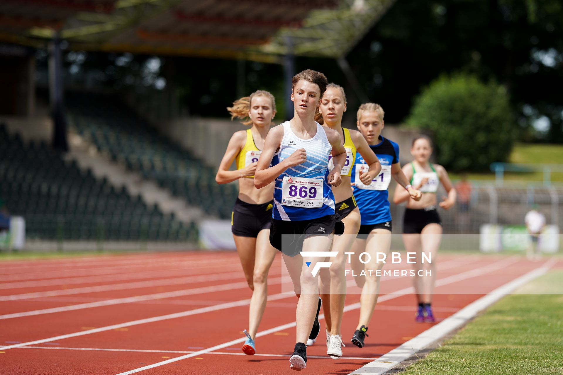 Paula Marschner (SN/HSG Turbine Zittau e.V.) fuehrt das Feld an am 20.06.2021 waehrend den NLV + BLV Landesmeisterschaften im Jahnstadion in Göttingen