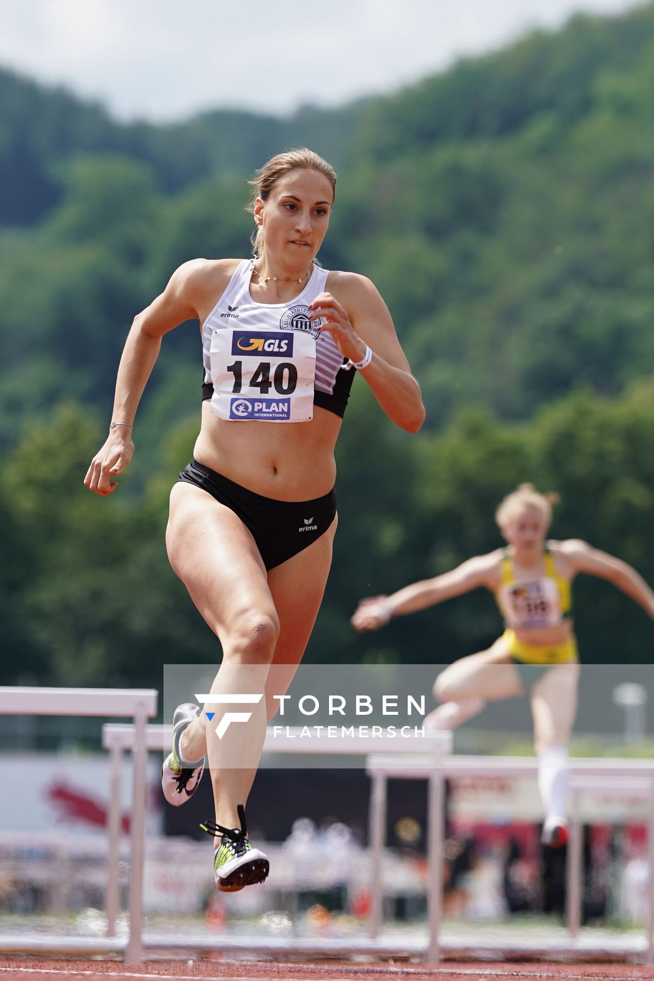 Elena Kelety (LT DSHS Koeln), Melanie Boehm (LG Neckar-Enz) am 26.06.2021 waehrend den deutschen U23 Leichtathletik-Meisterschaften 2021 im Stadion Oberwerth in Koblenz