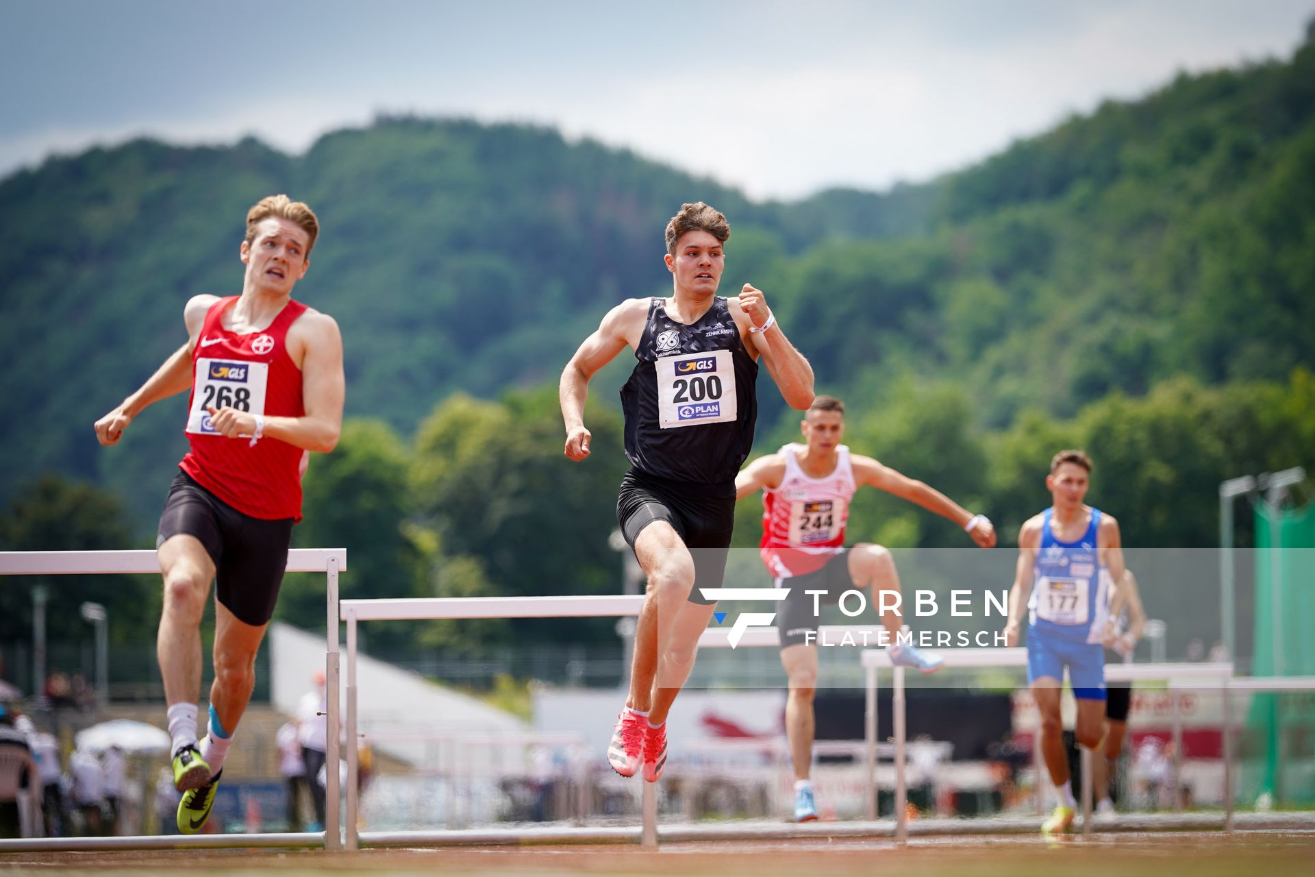 Henri Schlund (TSV Bayer 04 Leverkusen), Marcel Meyer (Hannover 96), Justus Ringel (SC Potsdam), Mateusz Lewandowski (TV Wattenscheid 01) am 26.06.2021 waehrend den deutschen U23 Leichtathletik-Meisterschaften 2021 im Stadion Oberwerth in Koblenz