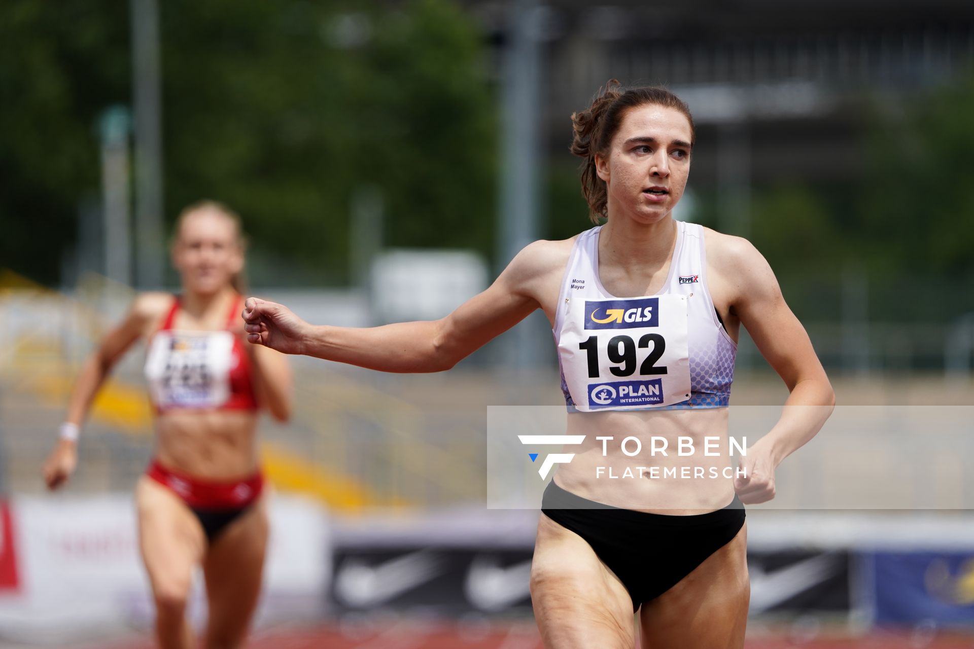 Mona Mayer (LG TELIS FINANZ Regensburg) im 400m Vorlauf am 26.06.2021 waehrend den deutschen U23 Leichtathletik-Meisterschaften 2021 im Stadion Oberwerth in Koblenz