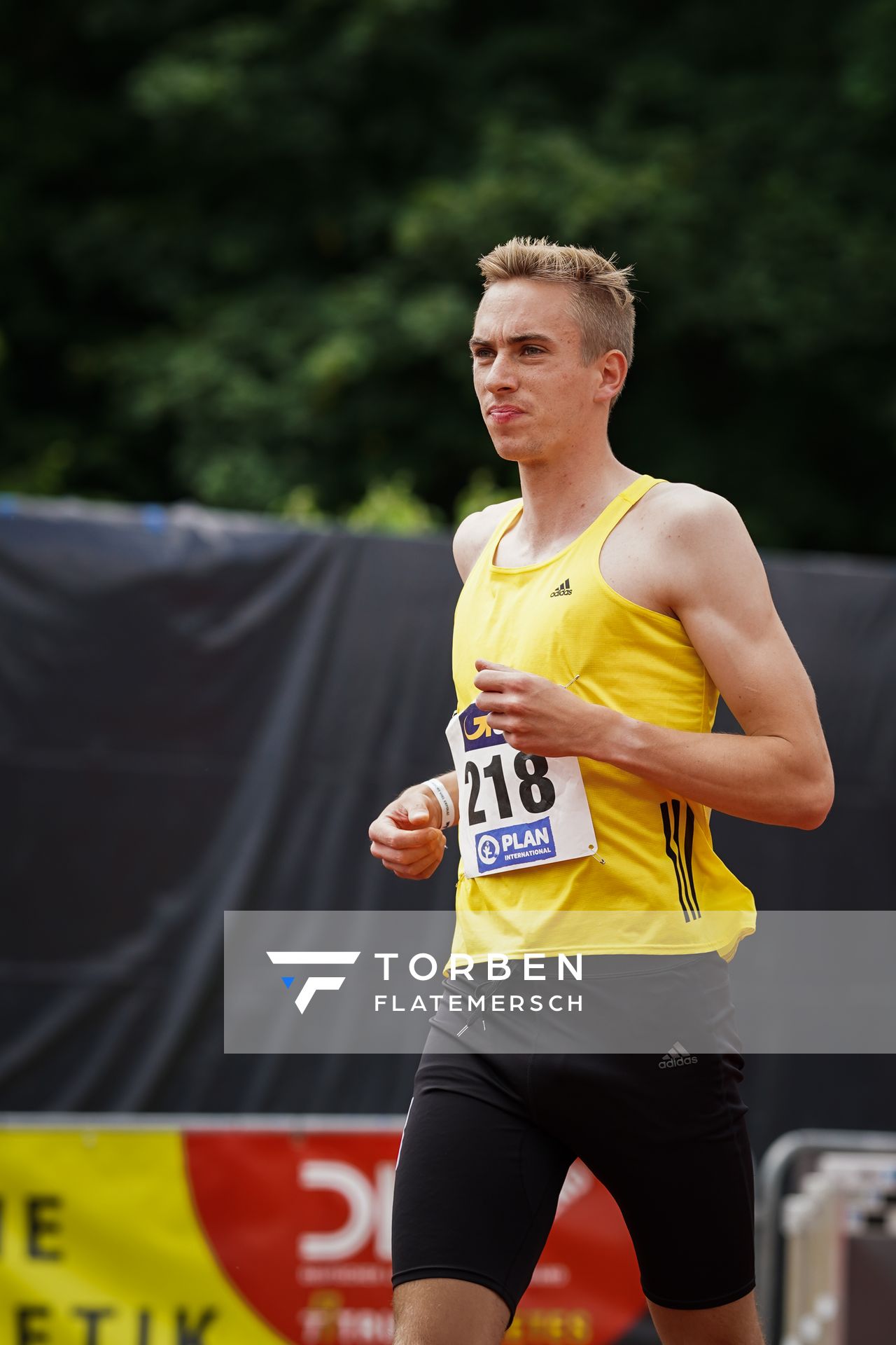 Luis Oberbeck (LG Goettingen) vor dem 400m Vorlauf am 26.06.2021 waehrend den deutschen U23 Leichtathletik-Meisterschaften 2021 im Stadion Oberwerth in Koblenz