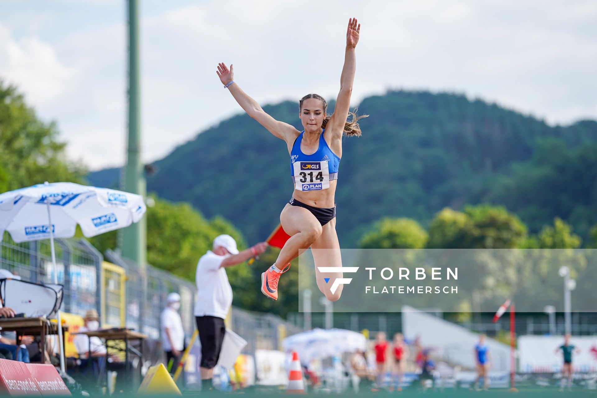 Sophie Ullrich (Wiesbadener LV) im Dreisprung am 26.06.2021 waehrend den deutschen U23 Leichtathletik-Meisterschaften 2021 im Stadion Oberwerth in Koblenz