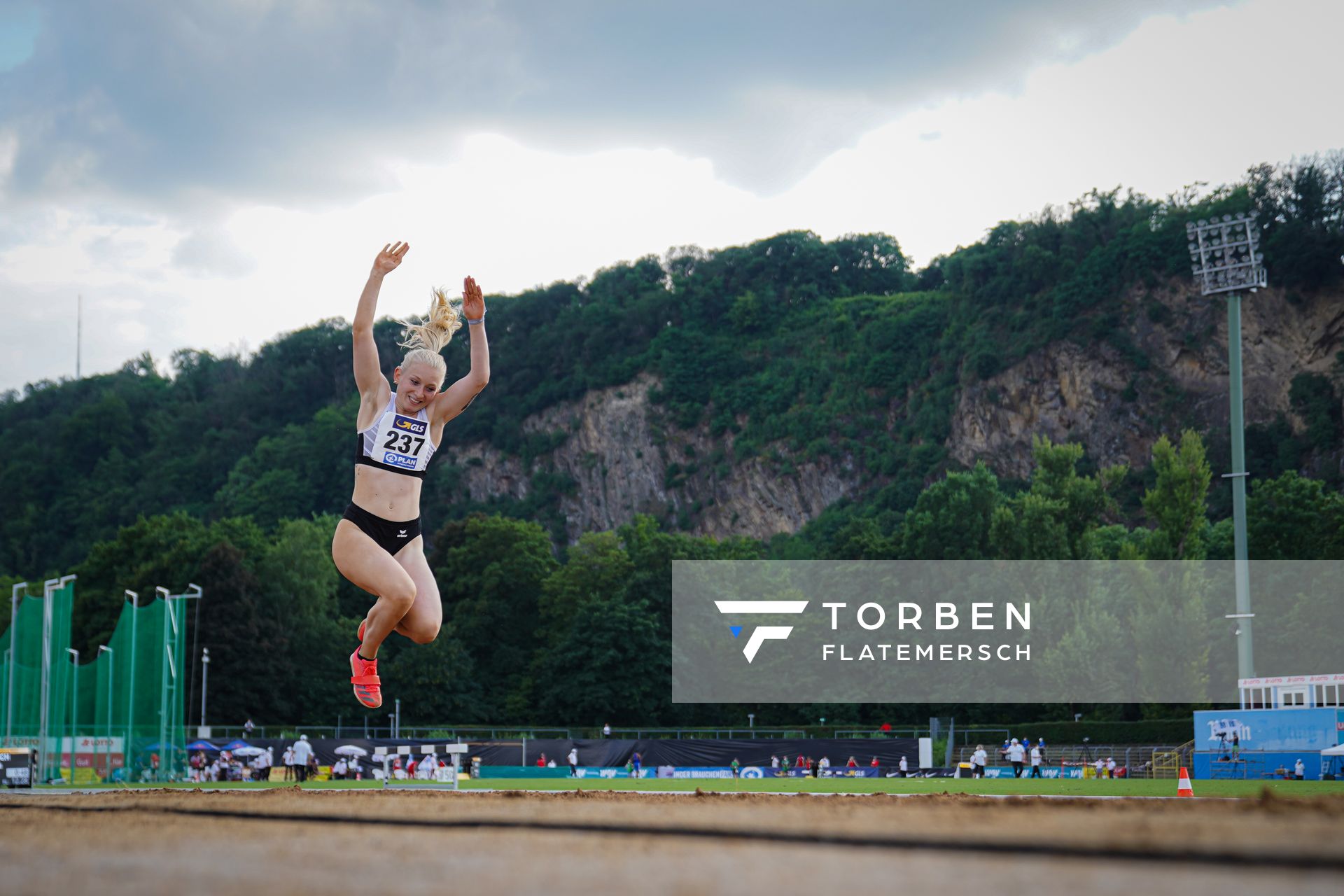Anna Reisch (TB Bad Cannstatt) im Dreisprung am 26.06.2021 waehrend den deutschen U23 Leichtathletik-Meisterschaften 2021 im Stadion Oberwerth in Koblenz