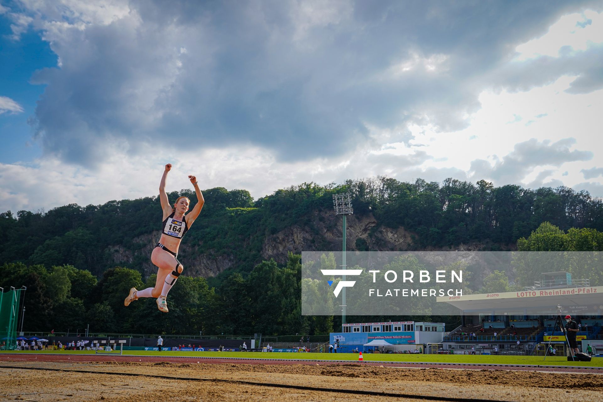 Sarah-Michelle Kudla (SCC Berlin) im Dreisprung am 26.06.2021 waehrend den deutschen U23 Leichtathletik-Meisterschaften 2021 im Stadion Oberwerth in Koblenz
