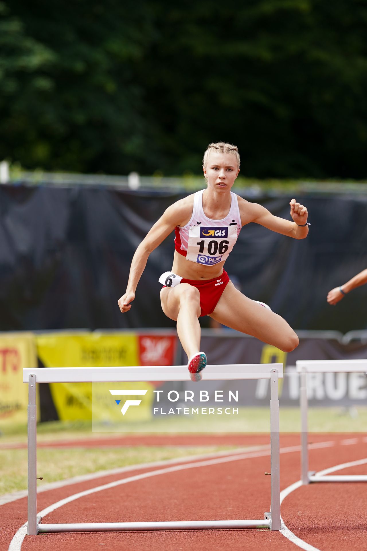 Viviane Heilmann (Sportclub Magdeburg) im 400m Huerden Finale am 27.06.2021 waehrend den deutschen U23 Leichtathletik-Meisterschaften 2021 im Stadion Oberwerth in Koblenz