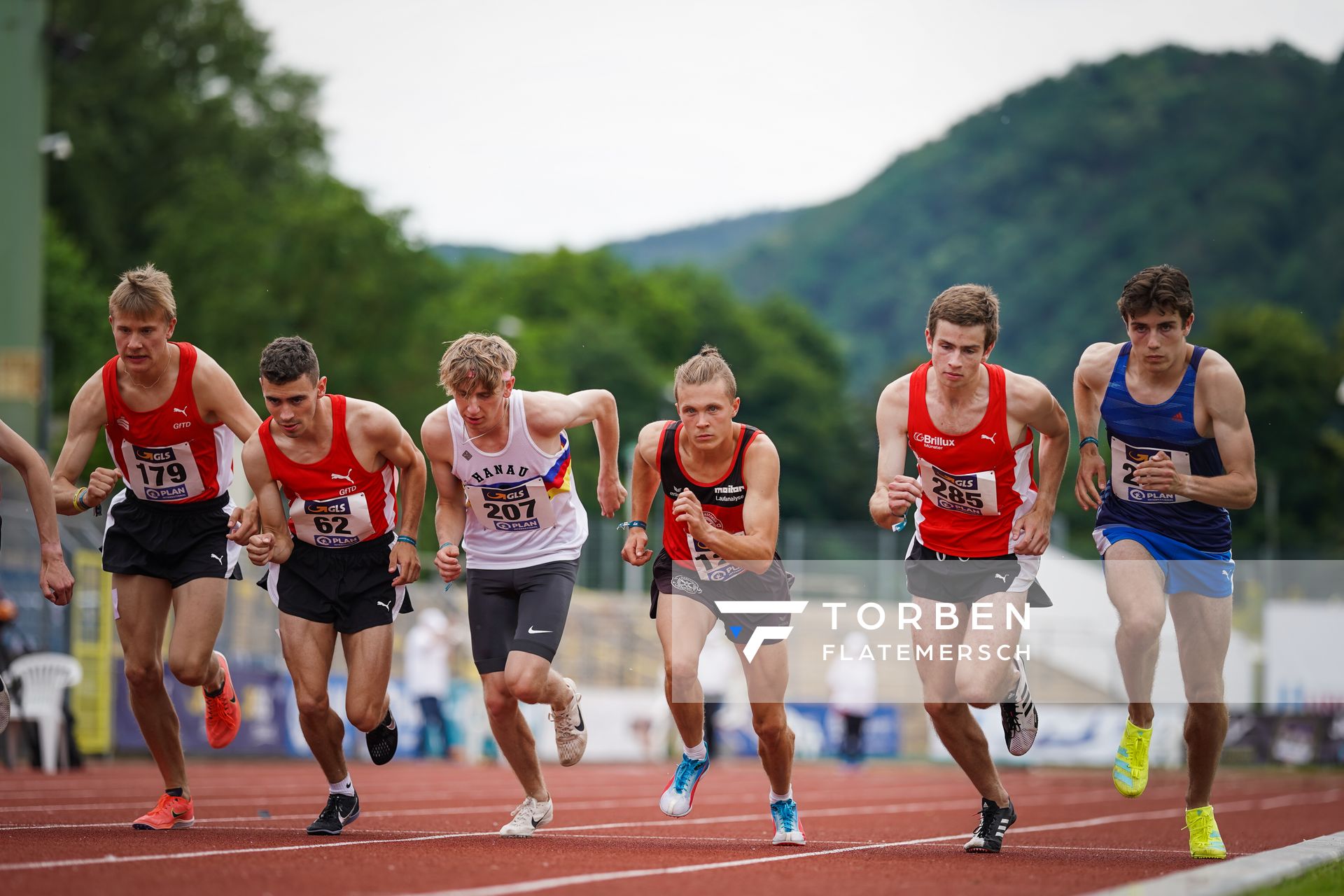 Henrik Lindstrot (LG Olympia Dortmund), Constantin Feist (LG Olympia Dortmund), Dominik Mueller (SSC Hanau-Rodenbach), Nils Huhtakangas (LG Osnabrueck), Marco Sietmann (LG Brillux Muenster) beim 3000m Hindernislauf am 27.06.2021 waehrend den deutschen U23 Leichtathletik-Meisterschaften 2021 im Stadion Oberwerth in Koblenz