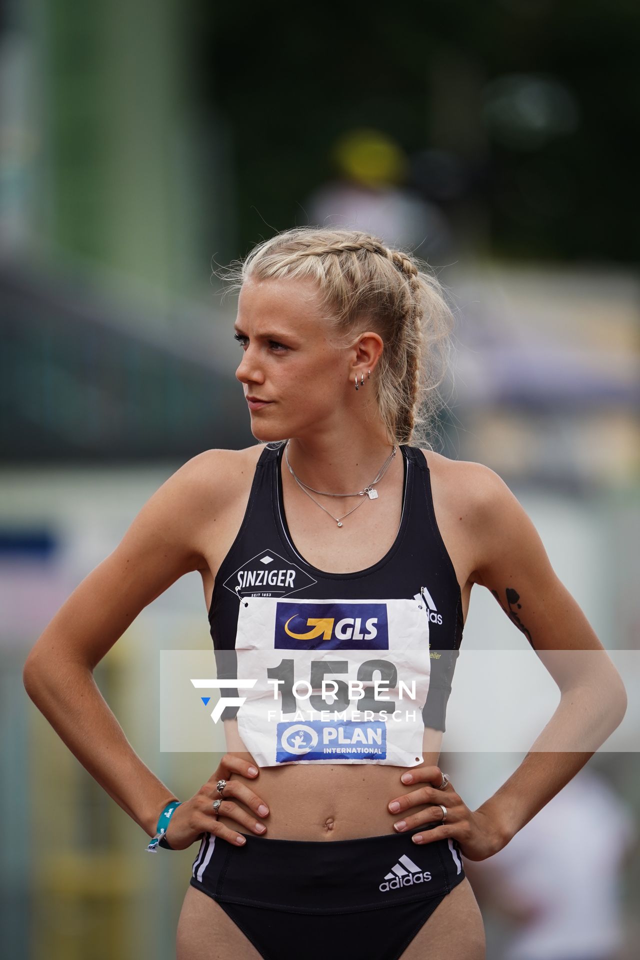 Majtie Kolberg (LG Kreis Ahrweiler) vor dem 800m Finale am 27.06.2021 waehrend den deutschen U23 Leichtathletik-Meisterschaften 2021 im Stadion Oberwerth in Koblenz