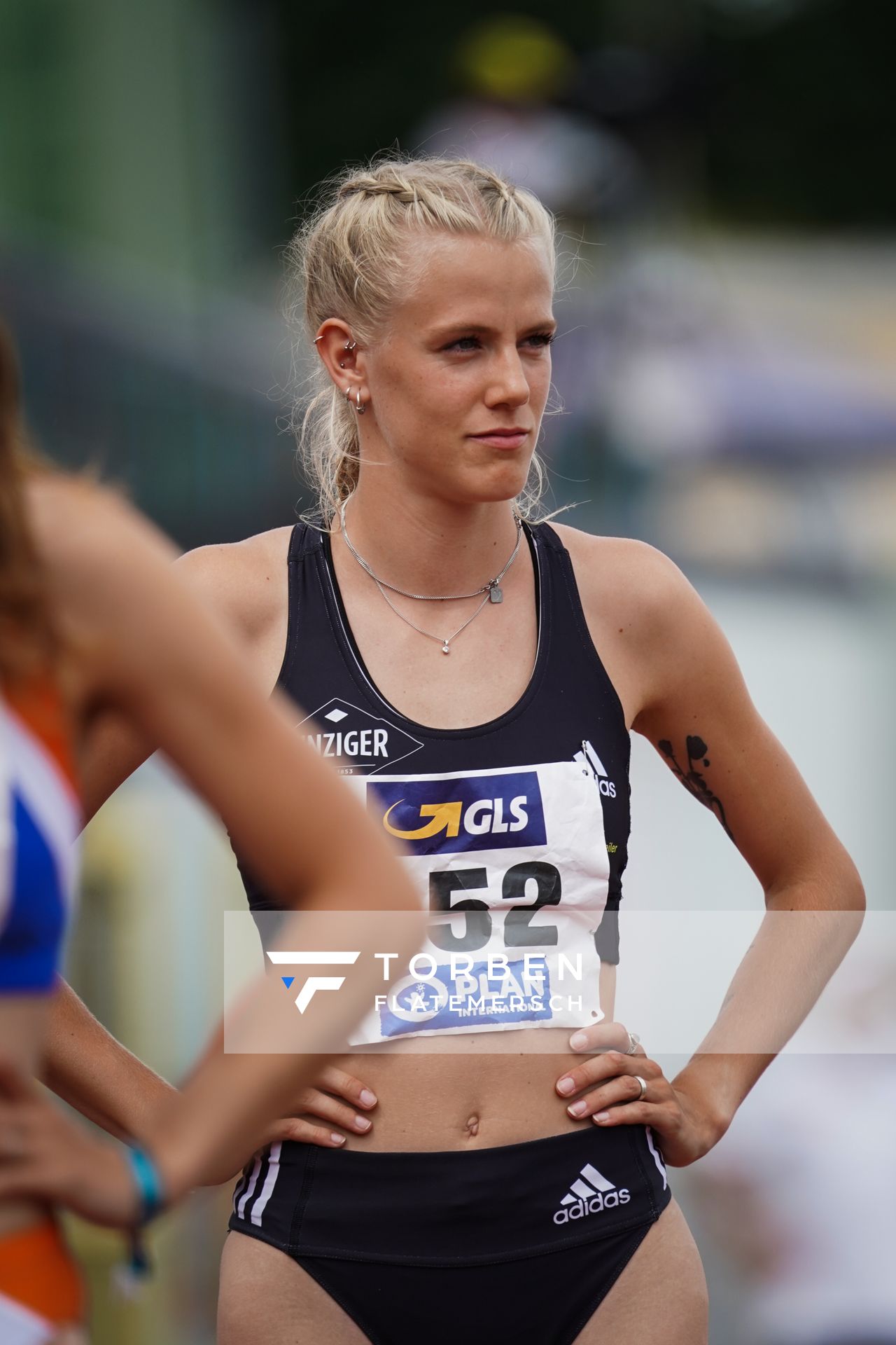 Majtie Kolberg (LG Kreis Ahrweiler) vor dem 800m Finale am 27.06.2021 waehrend den deutschen U23 Leichtathletik-Meisterschaften 2021 im Stadion Oberwerth in Koblenz