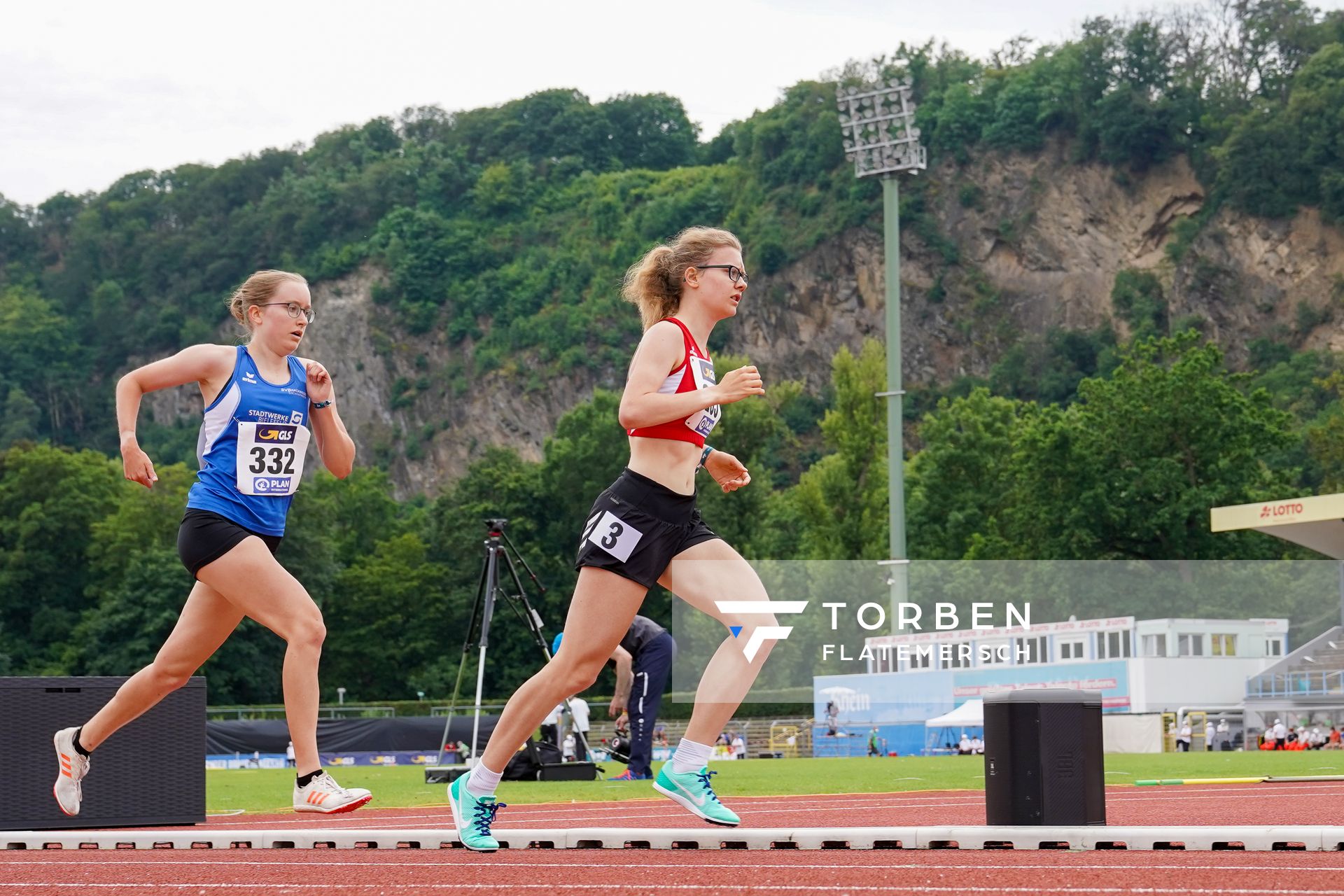 Denise Moser (SFD 75 Duesseldorf-Sued) vor Nele Weike (SV Brackwede) am 27.06.2021 waehrend den deutschen U23 Leichtathletik-Meisterschaften 2021 im Stadion Oberwerth in Koblenz