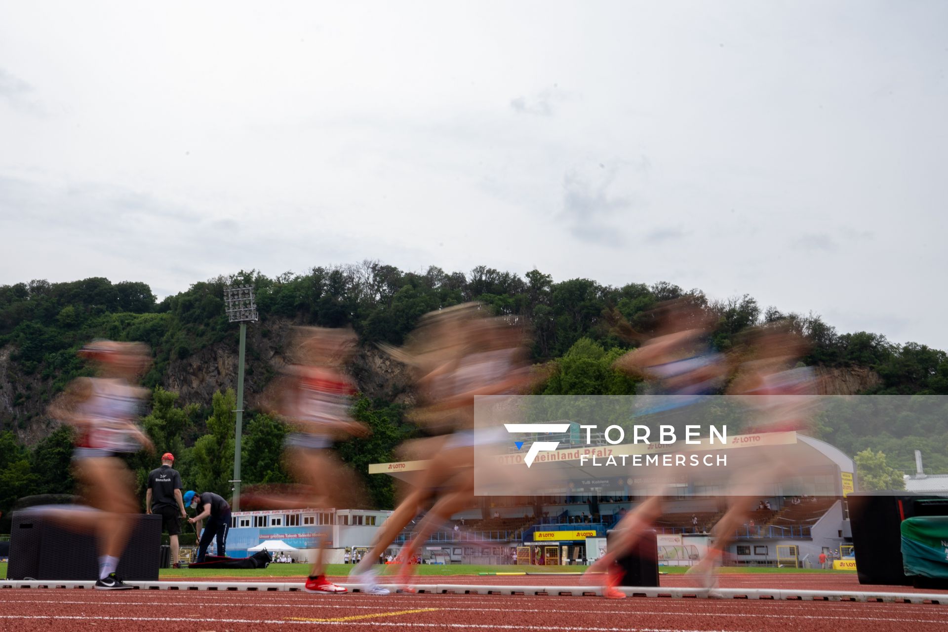 5000m Laeuferinnen am 27.06.2021 waehrend den deutschen U23 Leichtathletik-Meisterschaften 2021 im Stadion Oberwerth in Koblenz