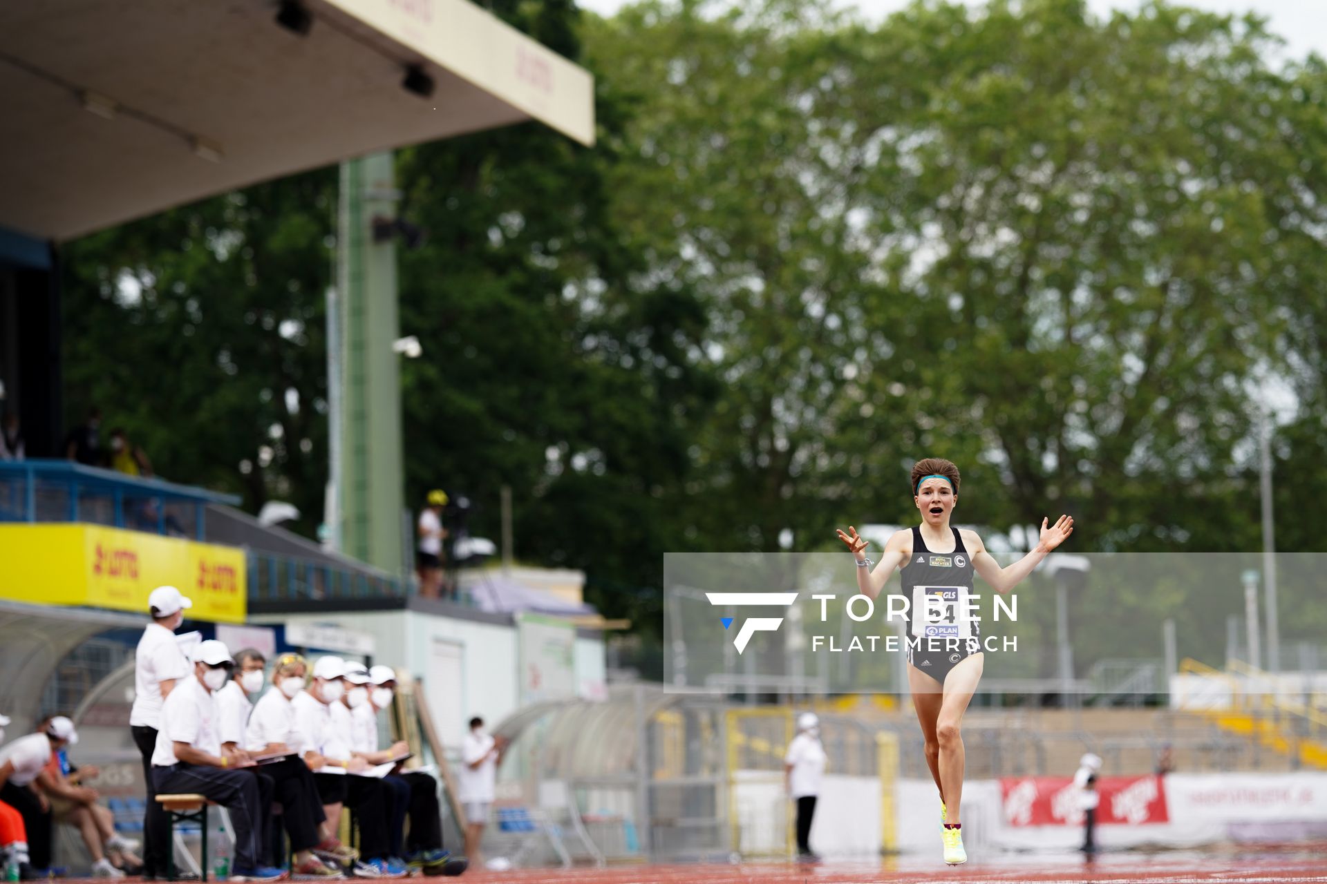 Blanka Doerfel (SCC Berlin) gewinnt die 5000m am 27.06.2021 waehrend den deutschen U23 Leichtathletik-Meisterschaften 2021 im Stadion Oberwerth in Koblenz