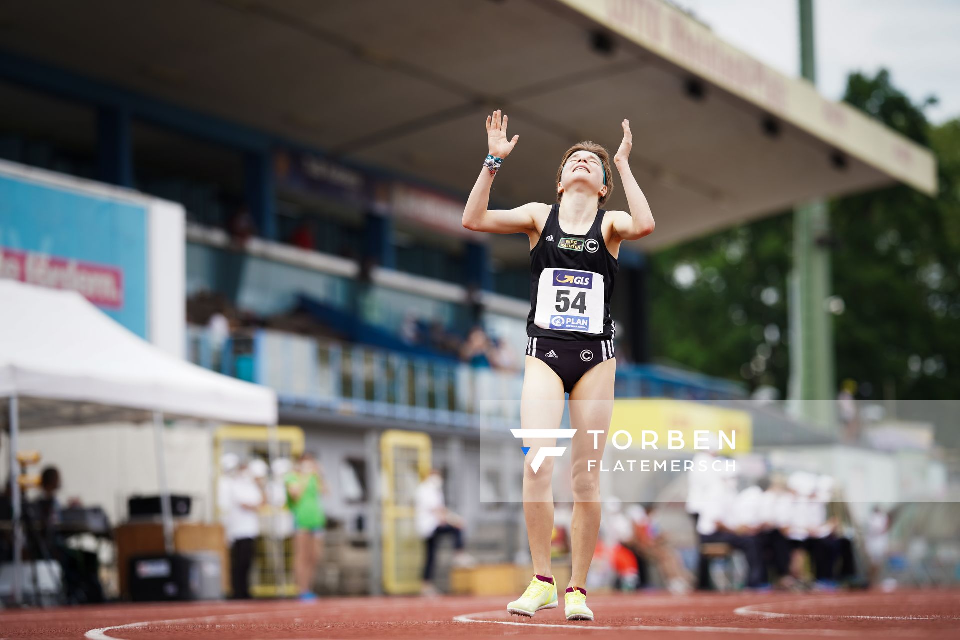 Blanka Doerfel (SCC Berlin) gewinnt die 5000m am 27.06.2021 waehrend den deutschen U23 Leichtathletik-Meisterschaften 2021 im Stadion Oberwerth in Koblenz