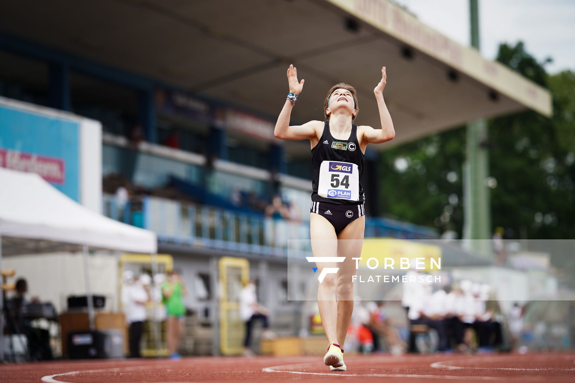 Blanka Doerfel (SCC Berlin) gewinnt die 5000m am 27.06.2021 waehrend den deutschen U23 Leichtathletik-Meisterschaften 2021 im Stadion Oberwerth in Koblenz