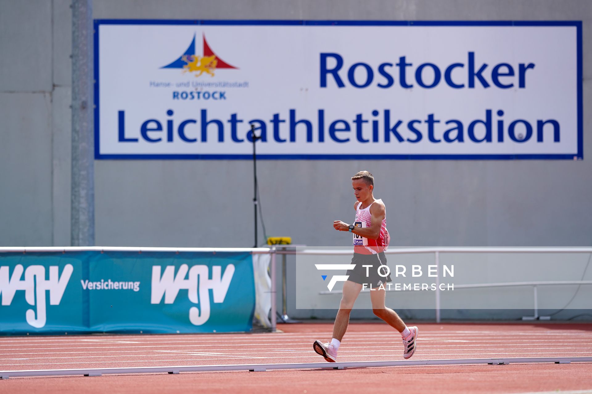 Geher Frederick Weigel (SC Potsdam) am 30.07.2021 waehrend den deutschen Leichtathletik-Jugendmeisterschaften 2021 in Rostock