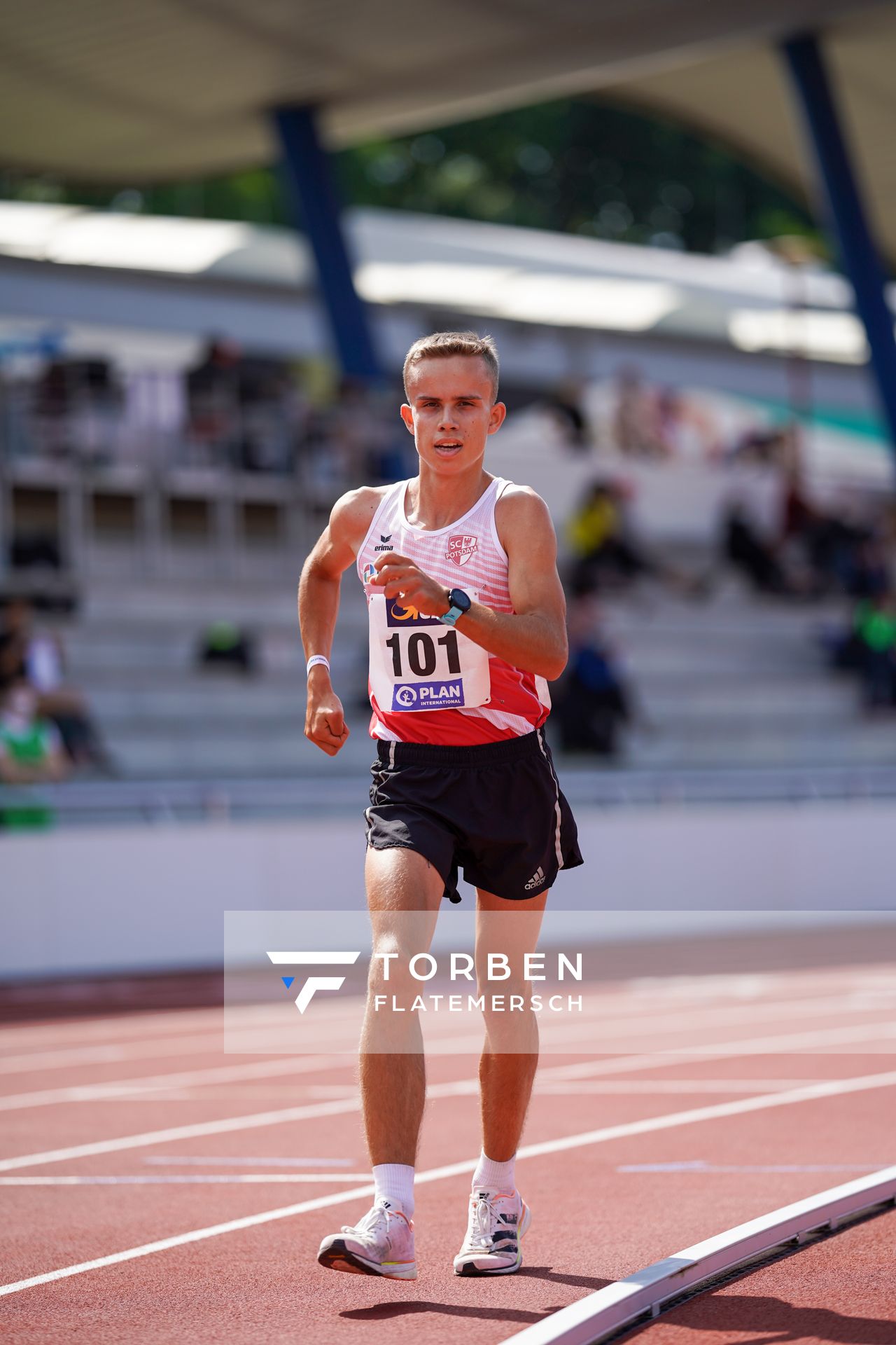 Geher Frederick Weigel (SC Potsdam) am 30.07.2021 waehrend den deutschen Leichtathletik-Jugendmeisterschaften 2021 in Rostock