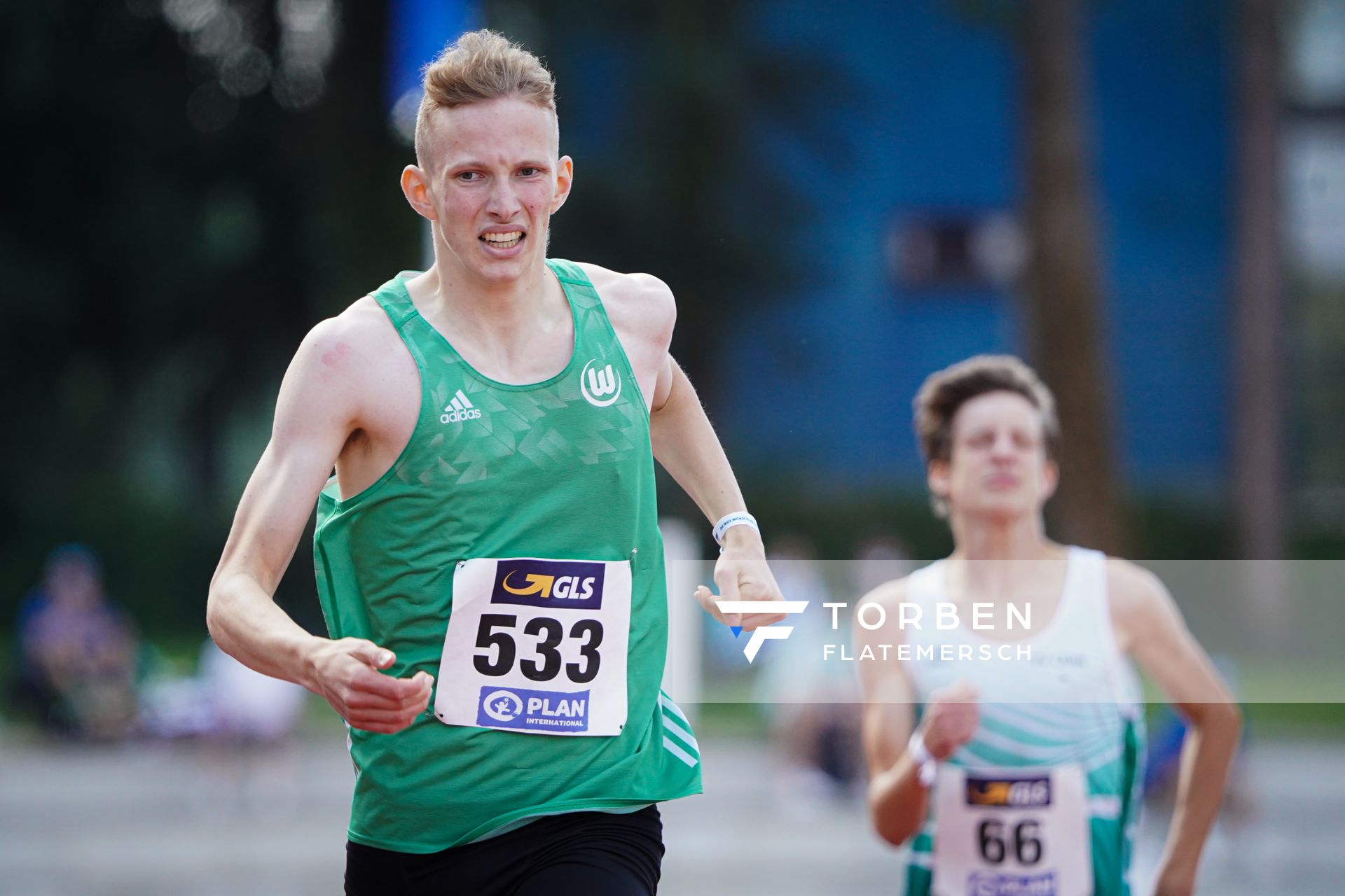 Louis Quarata (VfL Wolfsburg) ueber 400m am 30.07.2021 waehrend den deutschen Leichtathletik-Jugendmeisterschaften 2021 in Rostock