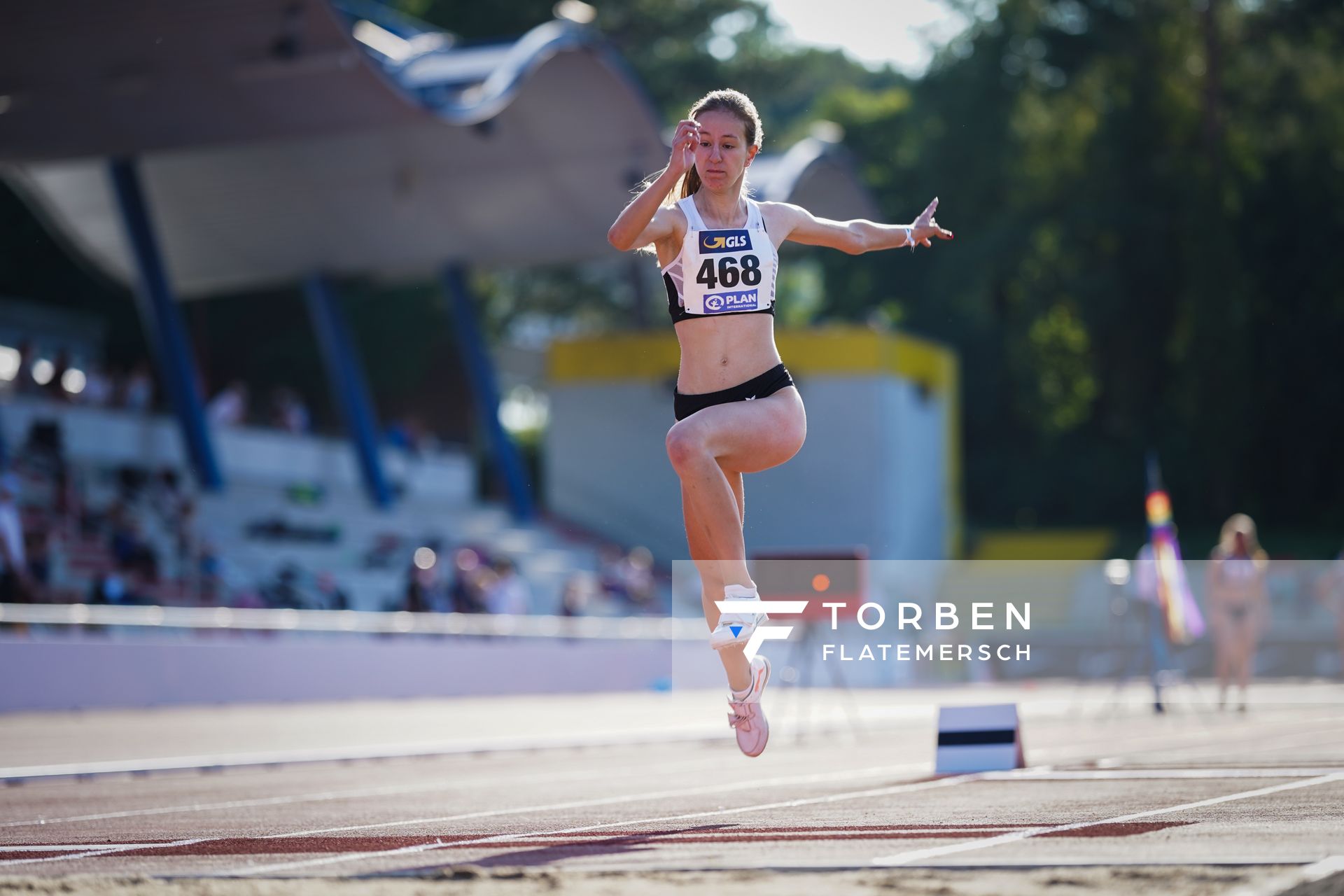 Emily Pischke (Hannover 96) im Dreisprung am 30.07.2021 waehrend den deutschen Leichtathletik-Jugendmeisterschaften 2021 in Rostock