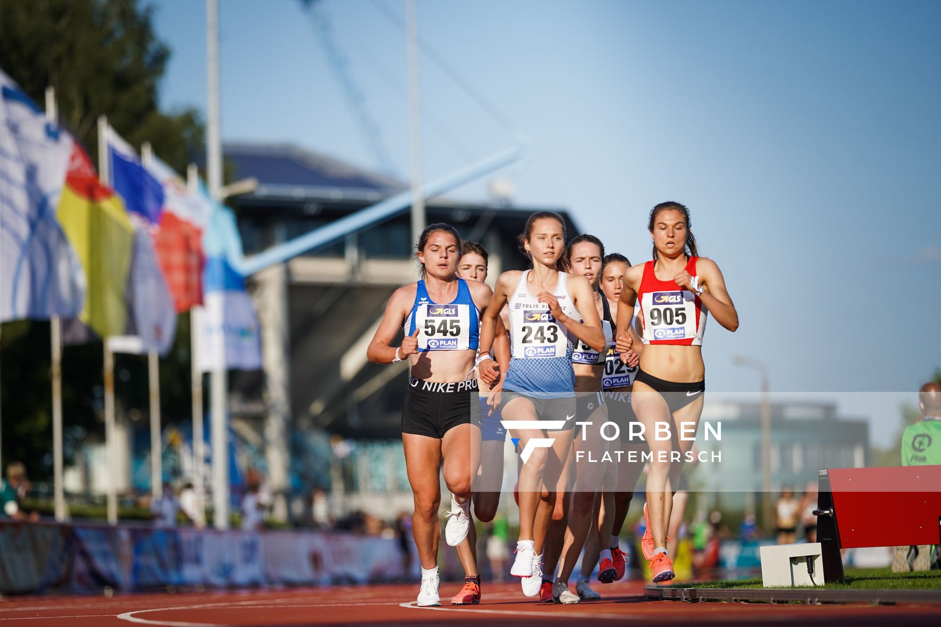 Anneke Vortmeier (ASV Duisburg), Emma Heckel (LG TELIS FINANZ Regensburg), Johanna Pulte (SG Wenden) am 30.07.2021 waehrend den deutschen Leichtathletik-Jugendmeisterschaften 2021 in Rostock