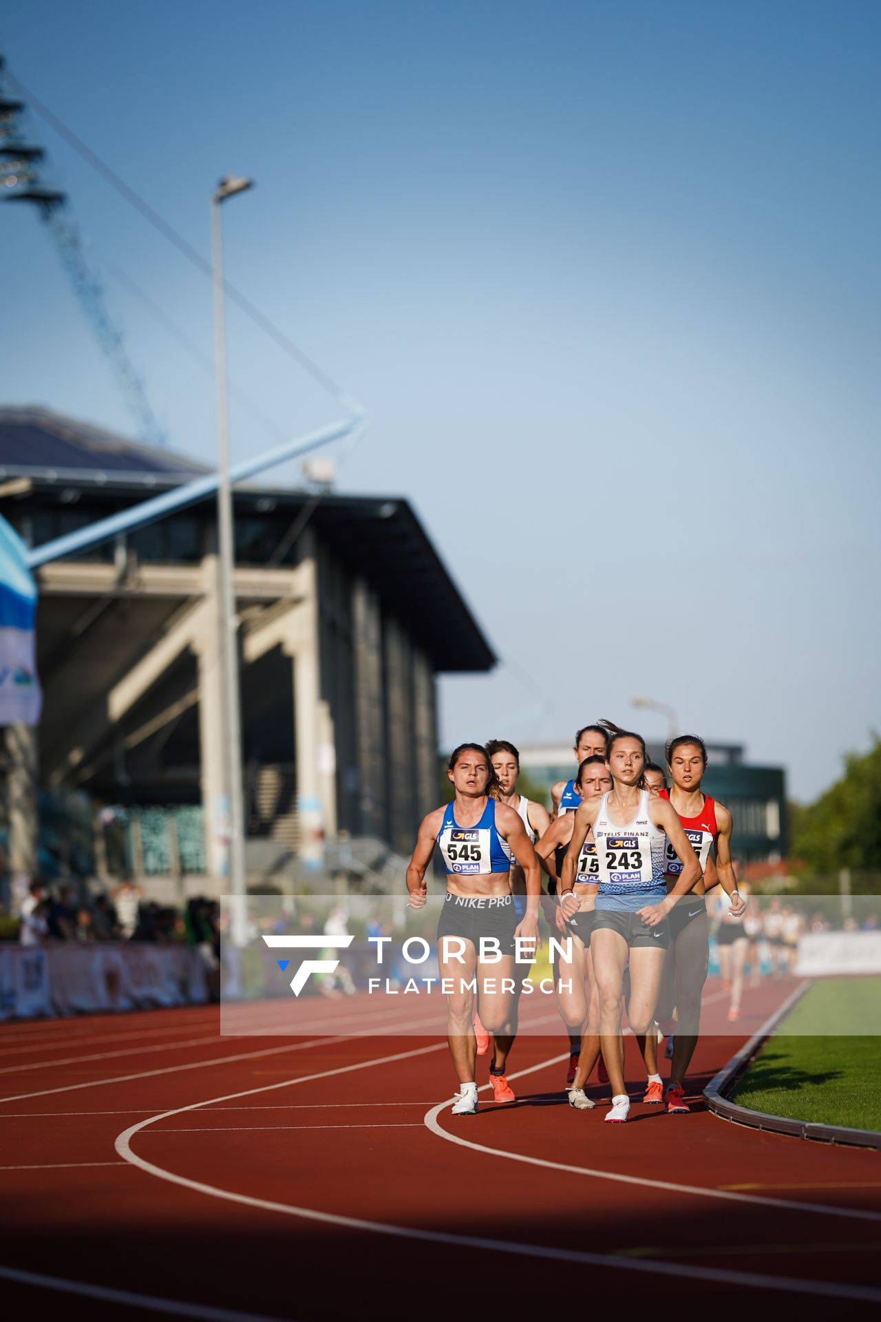 Anneke Vortmeier (ASV Duisburg), Emma Heckel (LG TELIS FINANZ Regensburg) am 30.07.2021 waehrend den deutschen Leichtathletik-Jugendmeisterschaften 2021 in Rostock