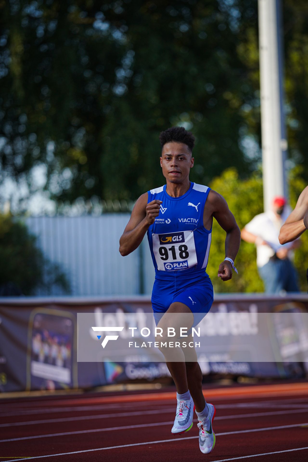 Felix Becker (TV Wattenscheid 01) ueber 5000m am 30.07.2021 waehrend den deutschen Leichtathletik-Jugendmeisterschaften 2021 in Rostock