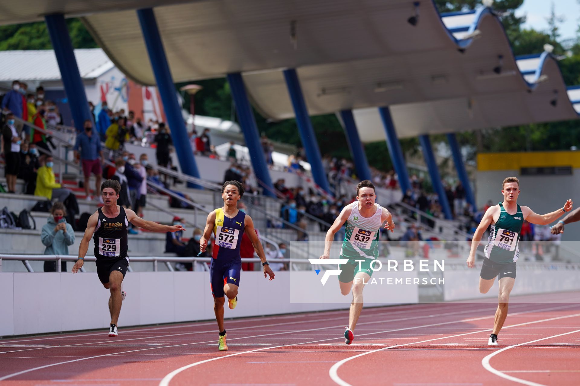 Florian Knerlein (LG Stadtwerke Muenchen), Maurice Grahl (LAZ PUMA Rhein-Sieg), Tobias Morawietz (VfL Wolfsburg), Till Blaettermann (SV Halle) am 31.07.2021 waehrend den deutschen Leichtathletik-Juendmeisterschaften 2021 in Rostock (Tag 2)