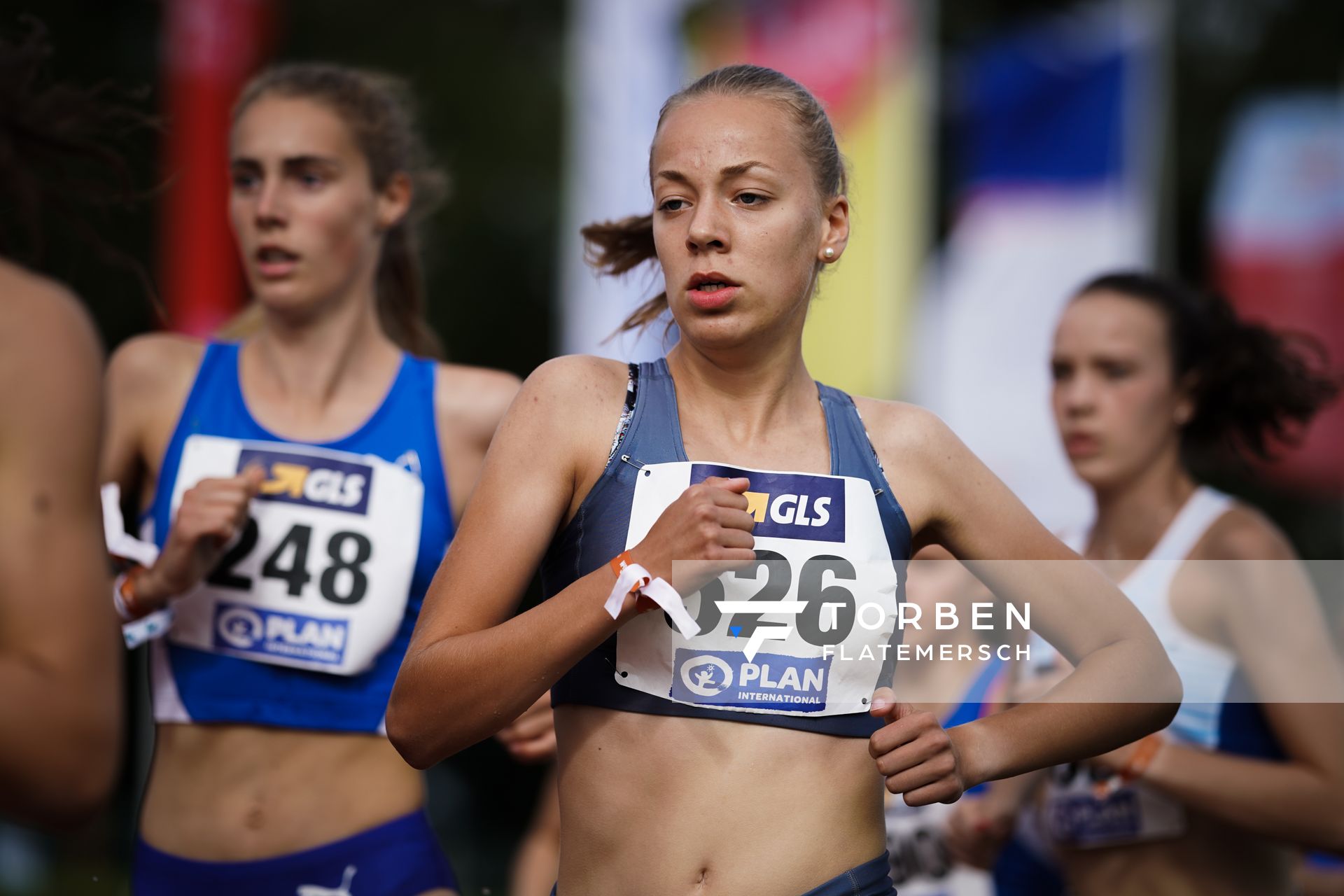 Carolin Hinrichs (VfL Loeningen) im 1500m Finale am 31.07.2021 waehrend den deutschen Leichtathletik-Jugendmeisterschaften 2021 in Rostock (Tag 2)