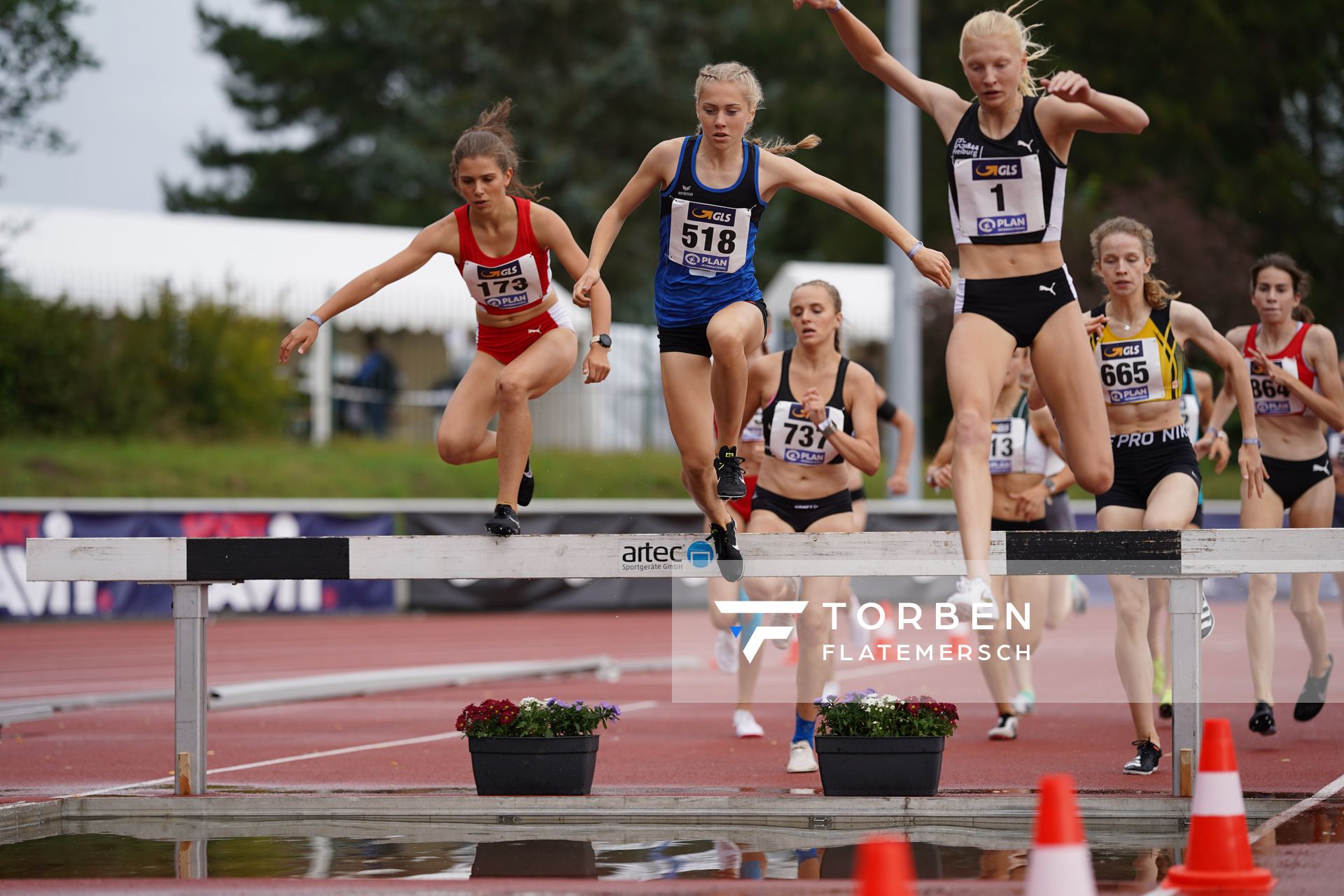 Laura Eisenreich (LAC Passau), Ronja Funck (TV Jahn Walsrode) am 01.08.2021 waehrend den deutschen Leichtathletik-Jugendmeisterschaften 2021 in Rostock (Tag 3)