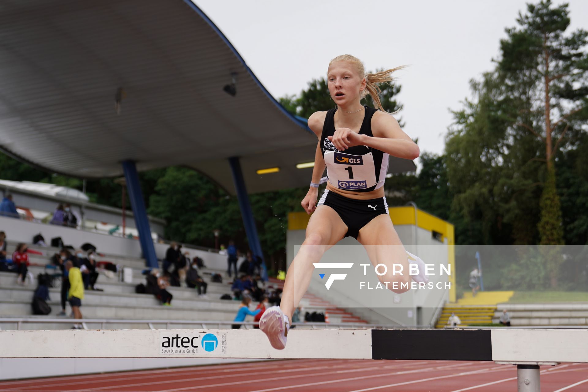 Jolanda Kallabis (FT 1844 Freiburg) am 01.08.2021 waehrend den deutschen Leichtathletik-Jugendmeisterschaften 2021 in Rostock (Tag 3)