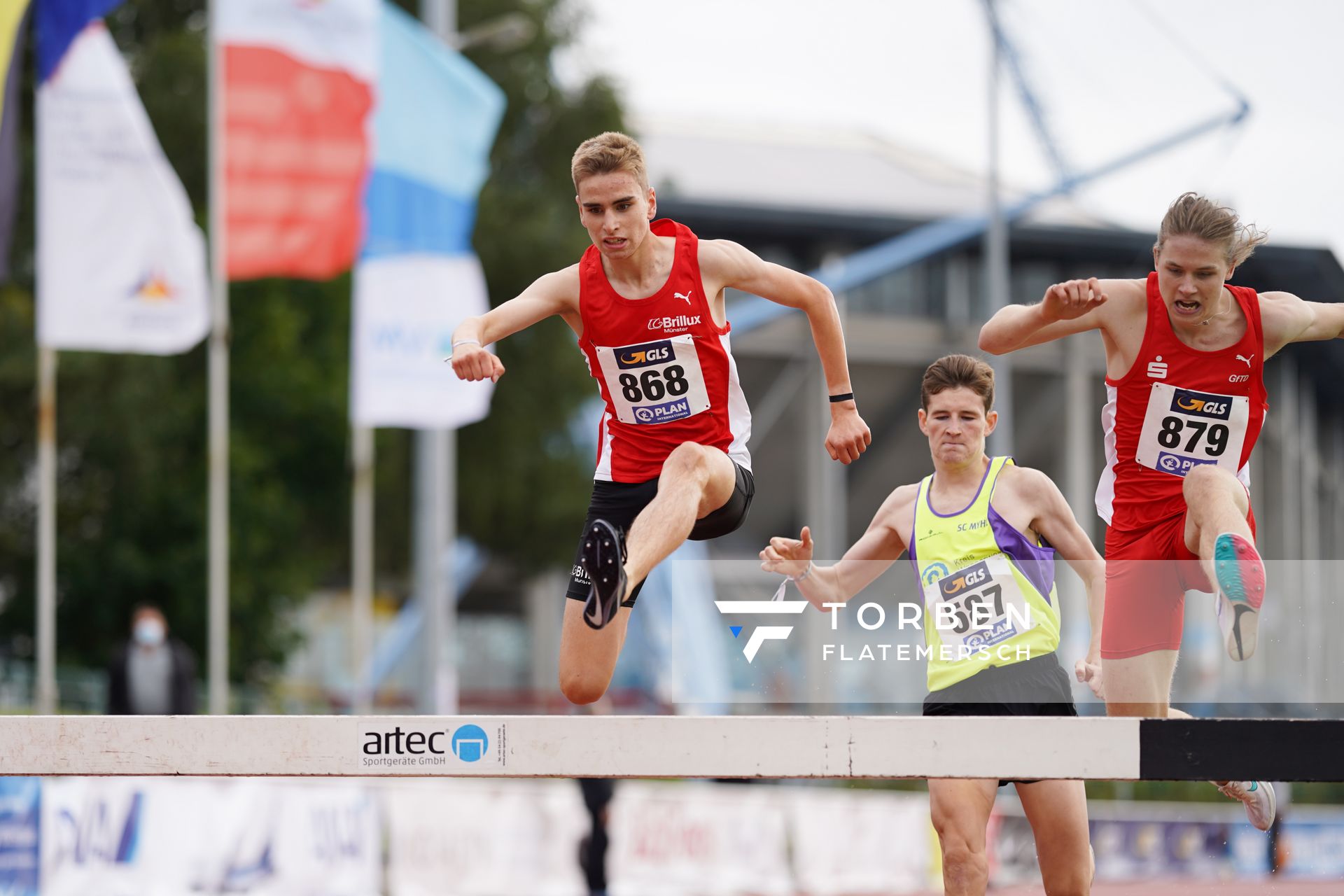 Silas Zahlten (LG Brillux Muenster), Tom Clemens (SC Myhl LA), Noah Boeck (LG Olympia Dortmund) am 01.08.2021 waehrend den deutschen Leichtathletik-Jugendmeisterschaften 2021 in Rostock (Tag 3)