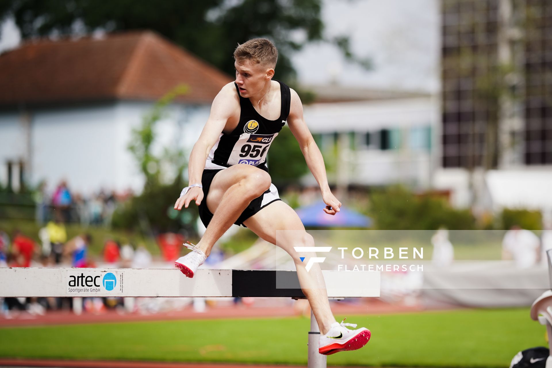 Kurt Lauer (LAZ Ludwigsburg) ueber 2000m Hindernis am 01.08.2021 waehrend den deutschen Leichtathletik-Jugendmeisterschaften 2021 in Rostock (Tag 3)