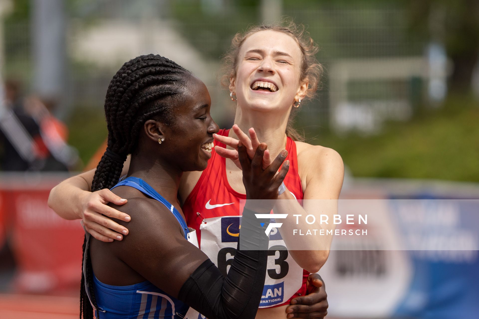 Hawa Jalloh (Wiesbadener LV) und Marlene Meier (TSV Bayer 04 Leverkusen) am 01.08.2021 waehrend den deutschen Leichtathletik-Jugendmeisterschaften 2021 in Rostock (Tag 3)