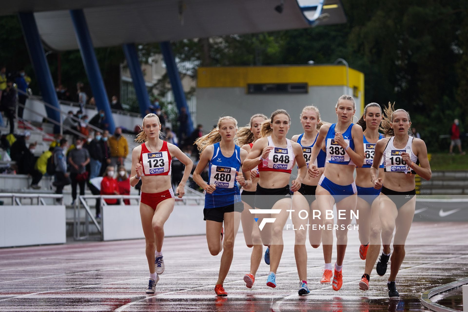 Alison Graf (LG Nord Berlin), Imke Mueller (LG Kreis Verden), Lucia Sturm (TSV Moselfeuer Lehmen), Sophia Volkmer (TV Wetzlar), Nele Goehl (LG Eckental) am 01.08.2021 waehrend den deutschen Leichtathletik-Jugendmeisterschaften 2021 in Rostock (Tag 3)