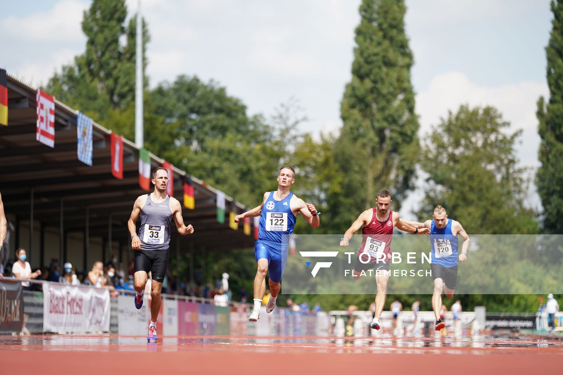 André Duesterhoeft (LG Buende-Loehne), Jan Ollech (USC Bochum), Merlin Kuehn (AMTV Hamburg), David Odenthal (Leichlinger Turnverein) ueber 100m am 21.08.2021 bei den Deutschen Meisterschaften Mehrkampf im Auestadion in Wesel (Tag 2)