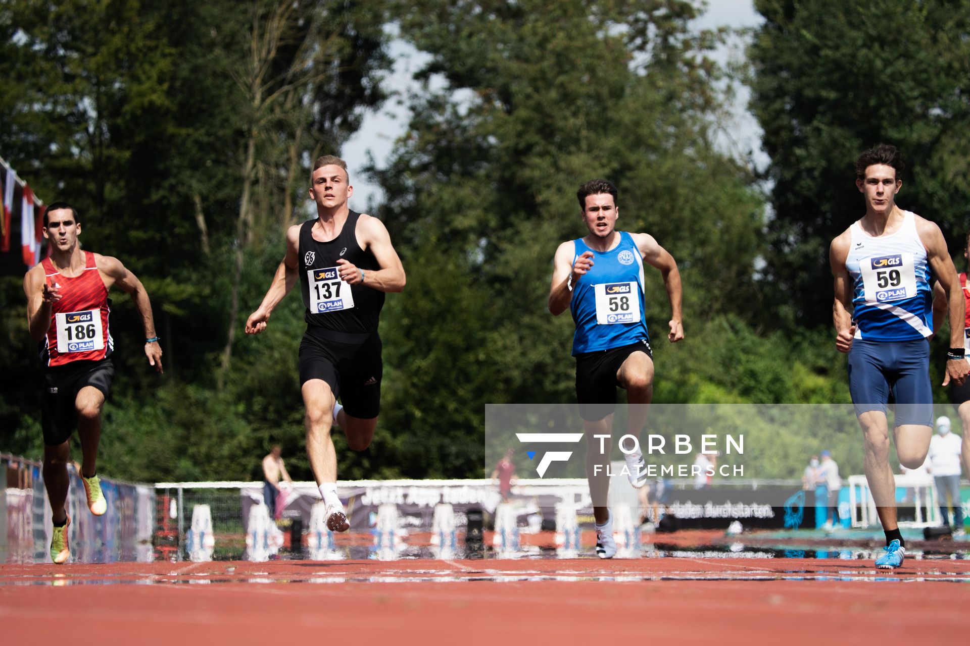 André Zahl (TS Herzogenaurach), Tyl Rozok (Hannover 96), Dennis Hannig (VFL Repelen), Jonte Torben Harmeling (TSV Klausdorf) ueber 100m am 21.08.2021 bei den Deutschen Meisterschaften Mehrkampf im Auestadion in Wesel (Tag 2)