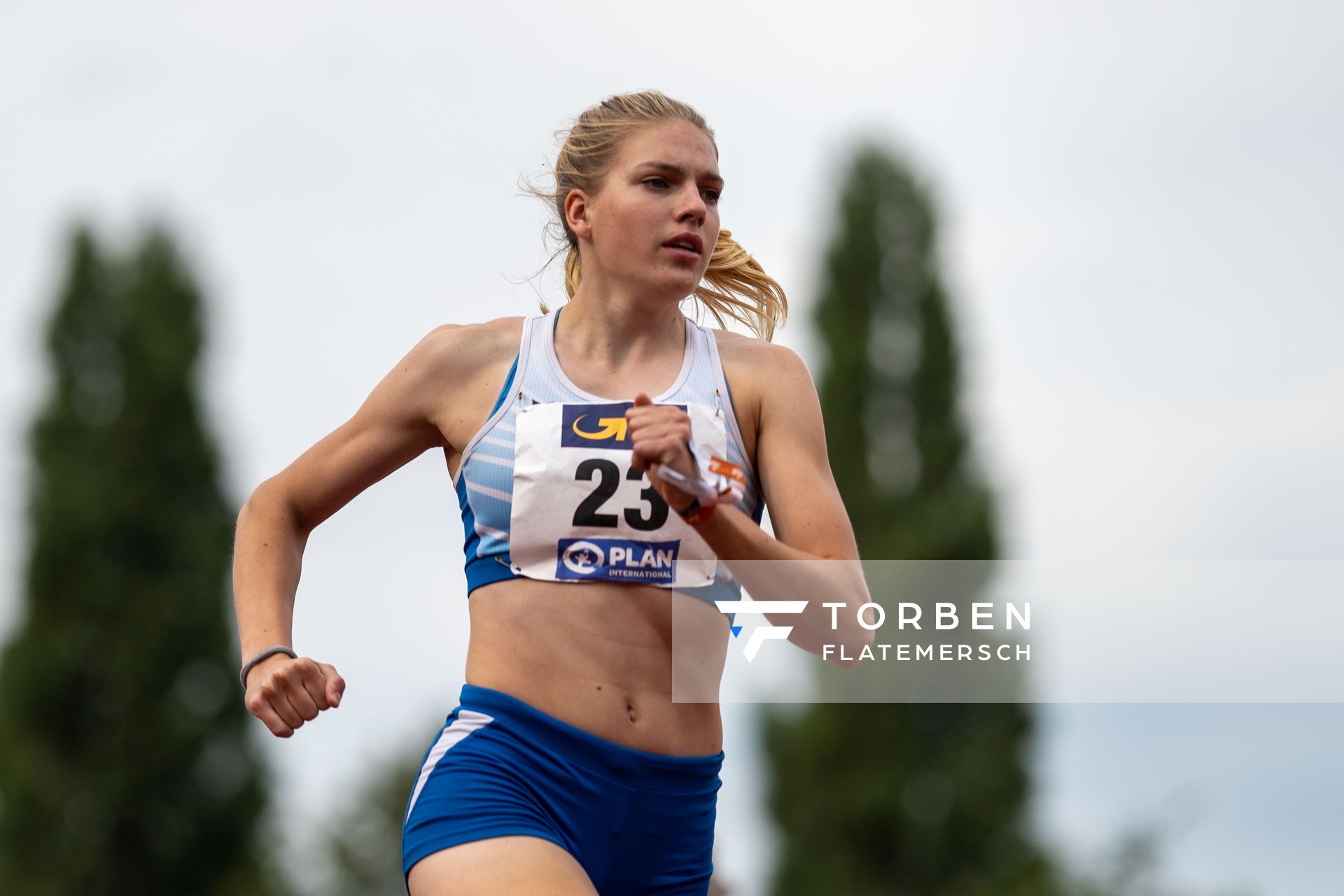 Marie Dehning (LG Celle-Land) im 800m Rennen am 21.08.2021 bei den Deutschen Meisterschaften Mehrkampf im Auestadion in Wesel (Tag 2)