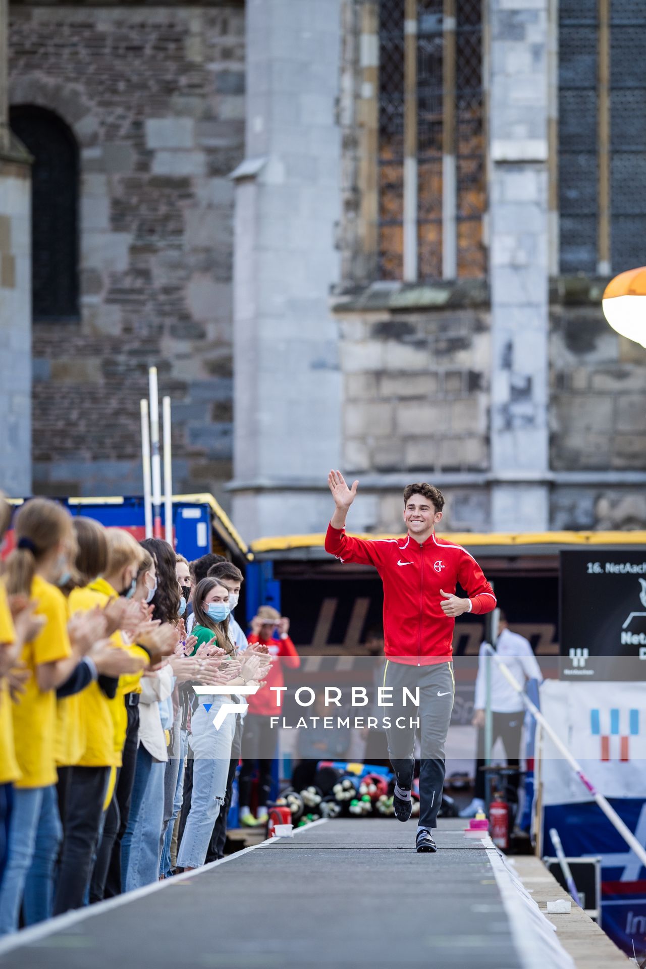 Luke Zenker (TSV Bayer 04 Leverkusen) am 22.09.2021 beim NetAachen-Domspringen 2021 auf dem Katschhof in Aachen