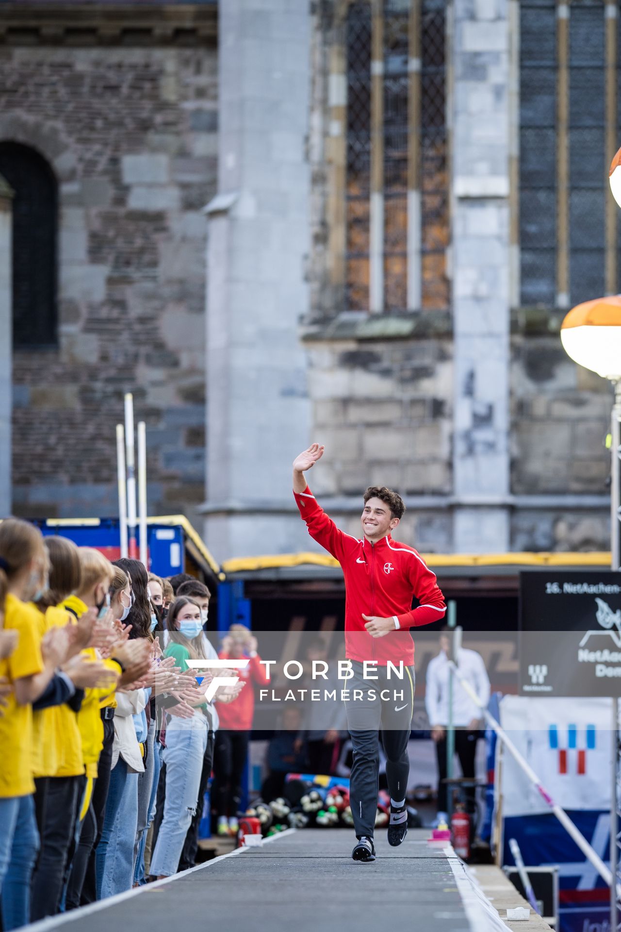 Luke Zenker (TSV Bayer 04 Leverkusen) am 22.09.2021 beim NetAachen-Domspringen 2021 auf dem Katschhof in Aachen