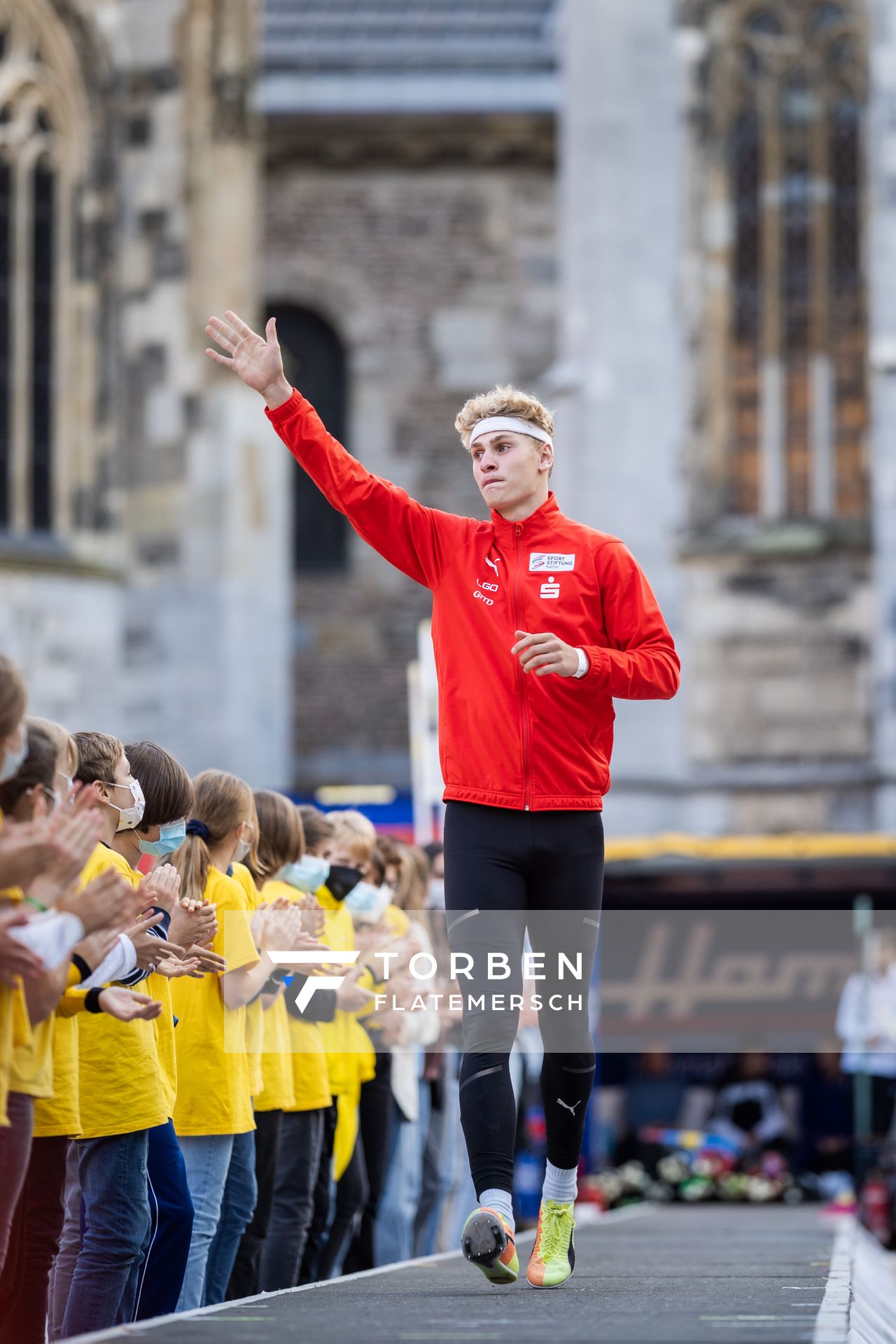 Till Marburger (LG Olympia Dortmund) am 22.09.2021 beim NetAachen-Domspringen 2021 auf dem Katschhof in Aachen