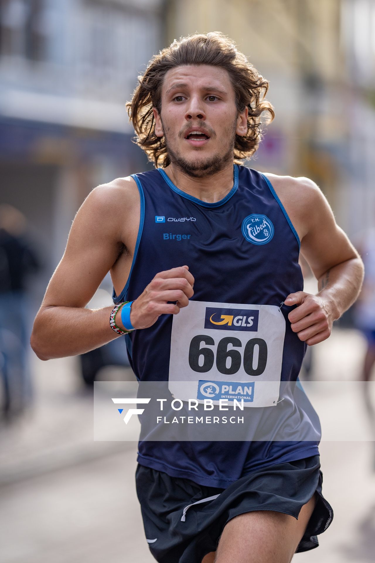 Julius Schroeder (Turnerbund Hamburg Eilbeck) am 31.10.2021 waehrend der DM 10km Strasse in Uelzen