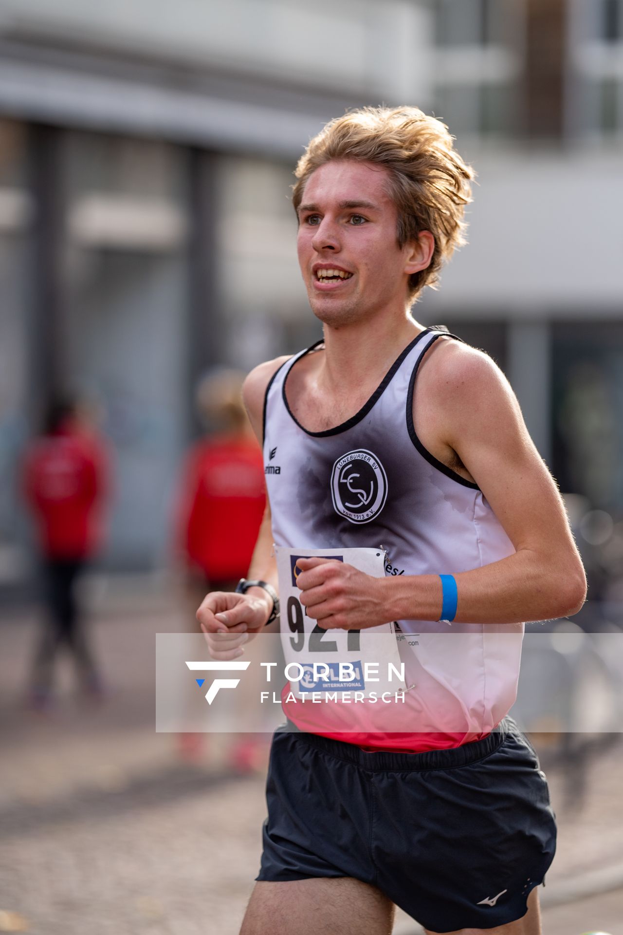 Mattis Dietrich (Lueneburger SV) am 31.10.2021 waehrend der DM 10km Strasse in Uelzen