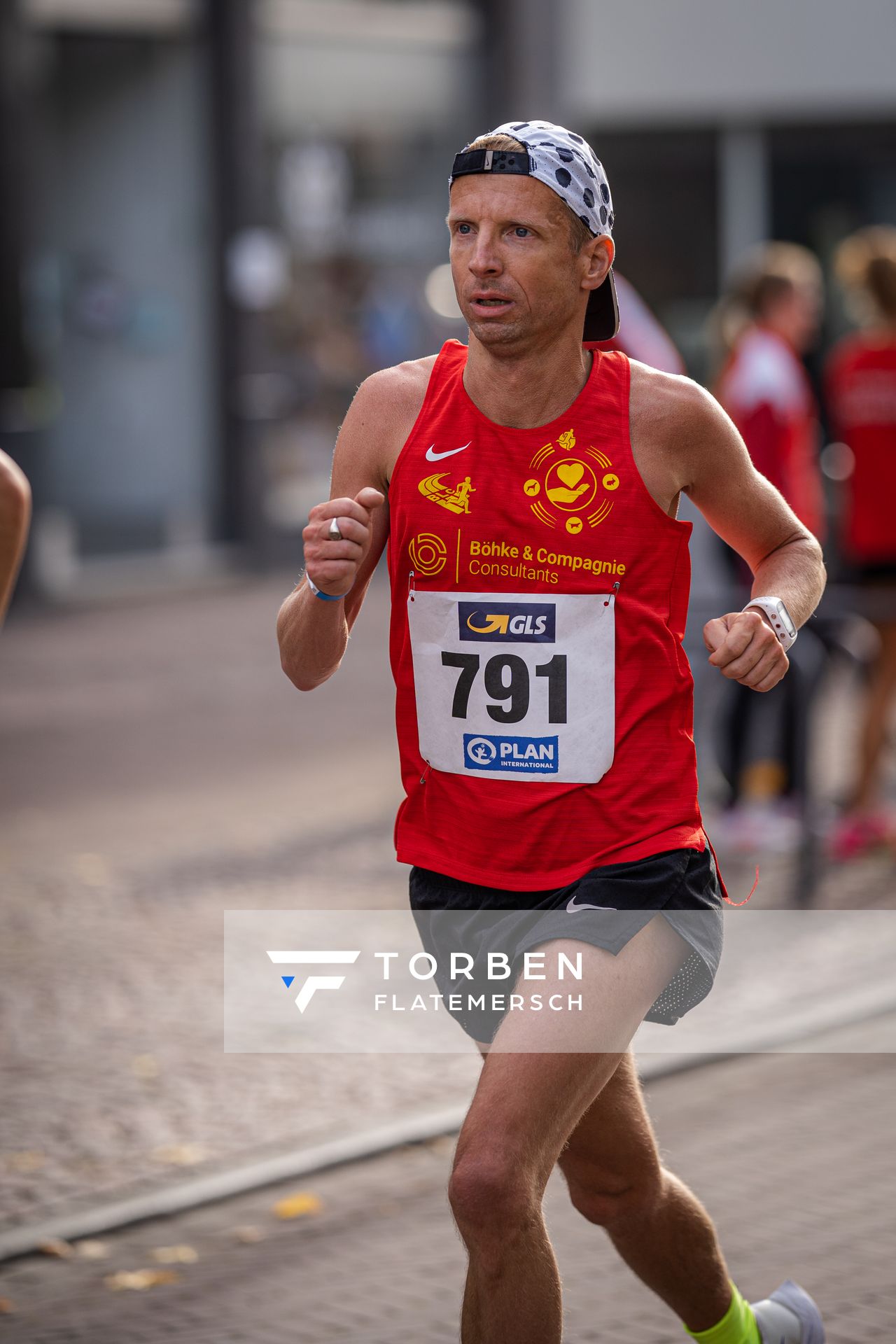 Dominik Schrader (Braunschweiger Laufclub) am 31.10.2021 waehrend der DM 10km Strasse in Uelzen