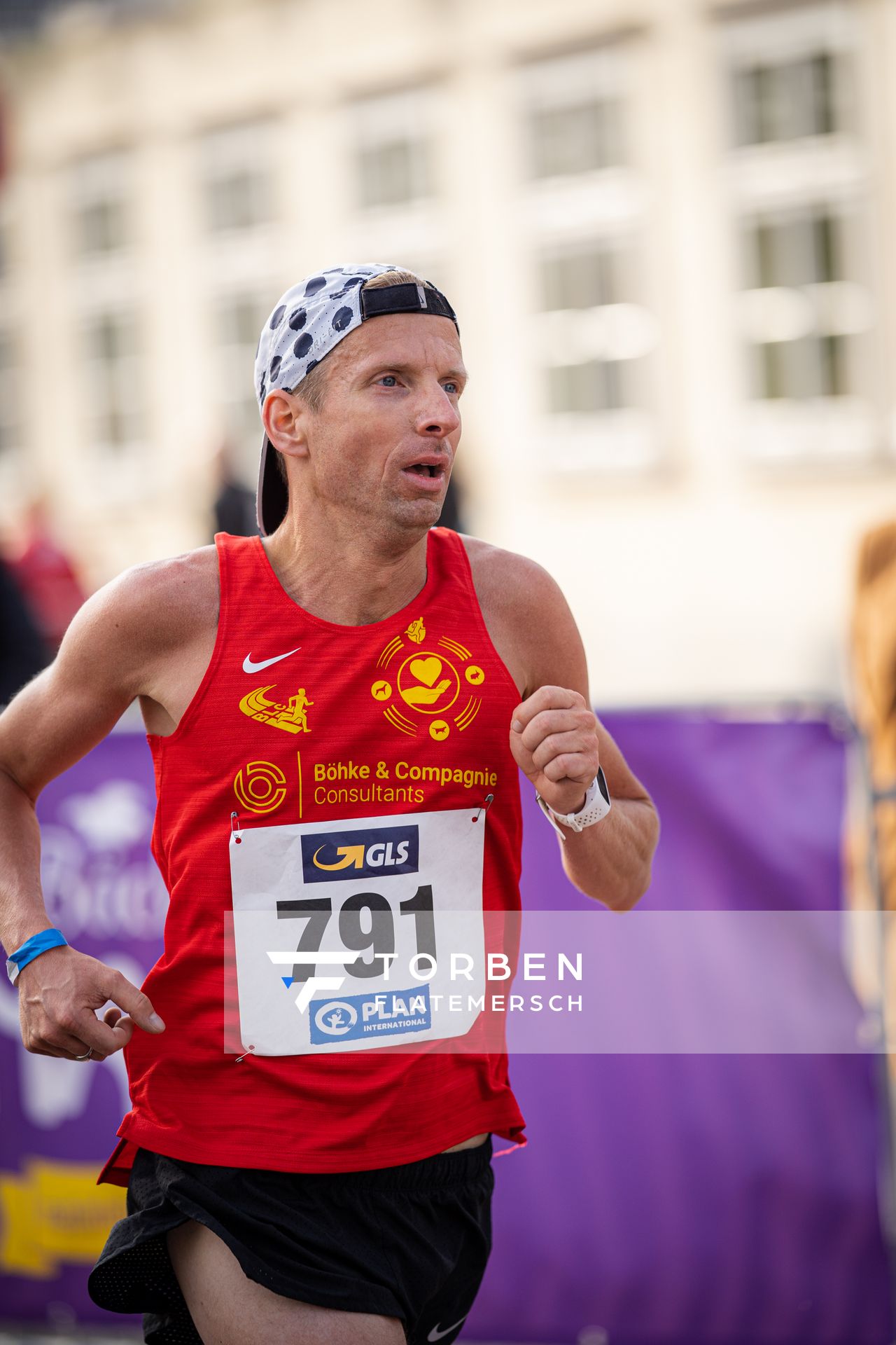 Dominik Schrader (Braunschweiger Laufclub) am 31.10.2021 waehrend der DM 10km Strasse in Uelzen