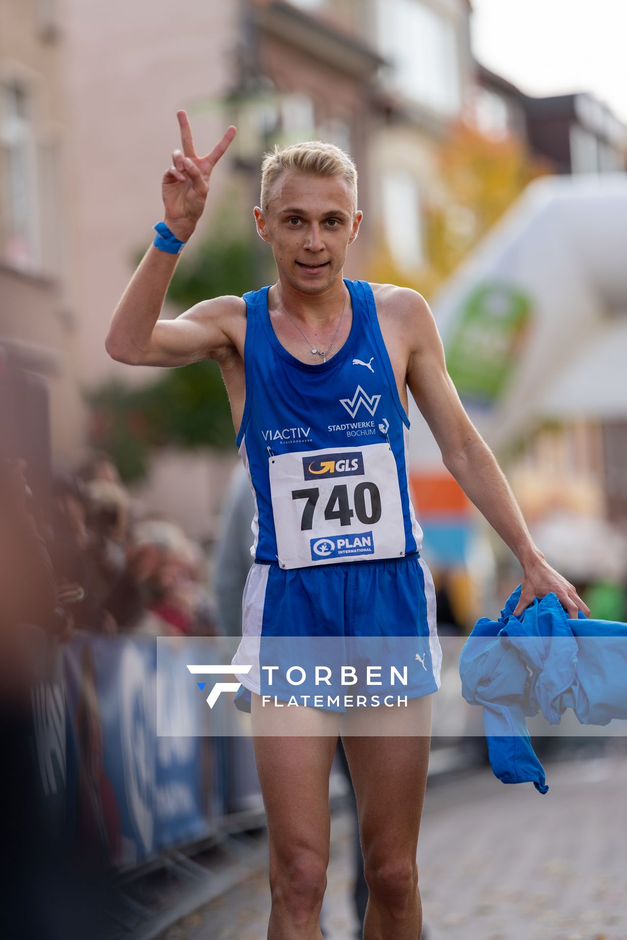 Nils Voigt (TV Wattenscheid 01) am 31.10.2021 waehrend der DM 10km Strasse in Uelzen