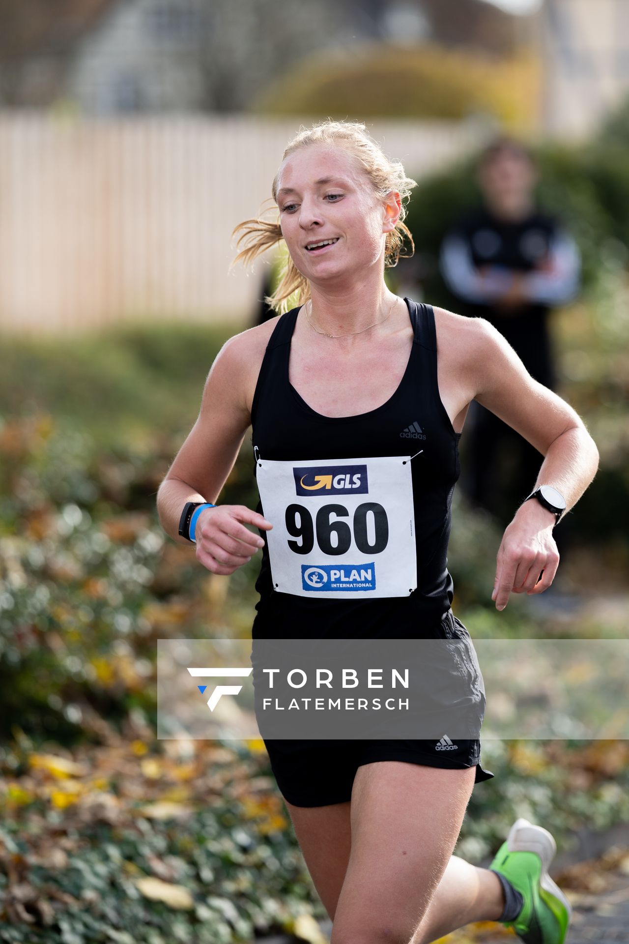 Carla Morgenroth (LAC Olympia 88 Berlin) am 31.10.2021 waehrend der DM 10km Strasse in Uelzen