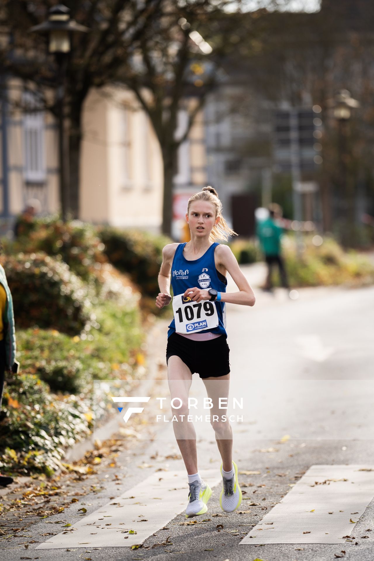 Nele Wellbrock (Leichtathletikclub Kronshagen) am 31.10.2021 waehrend der DM 10km Strasse in Uelzen