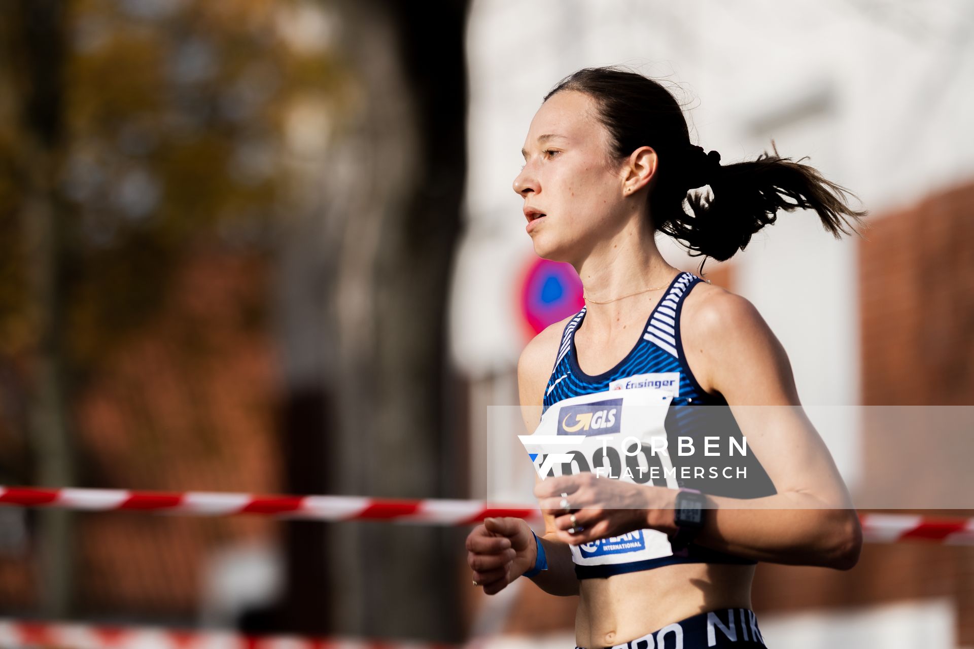 Hanna Klein (LAV Stadtwerke Tuebingen) am 31.10.2021 waehrend der DM 10km Strasse in Uelzen